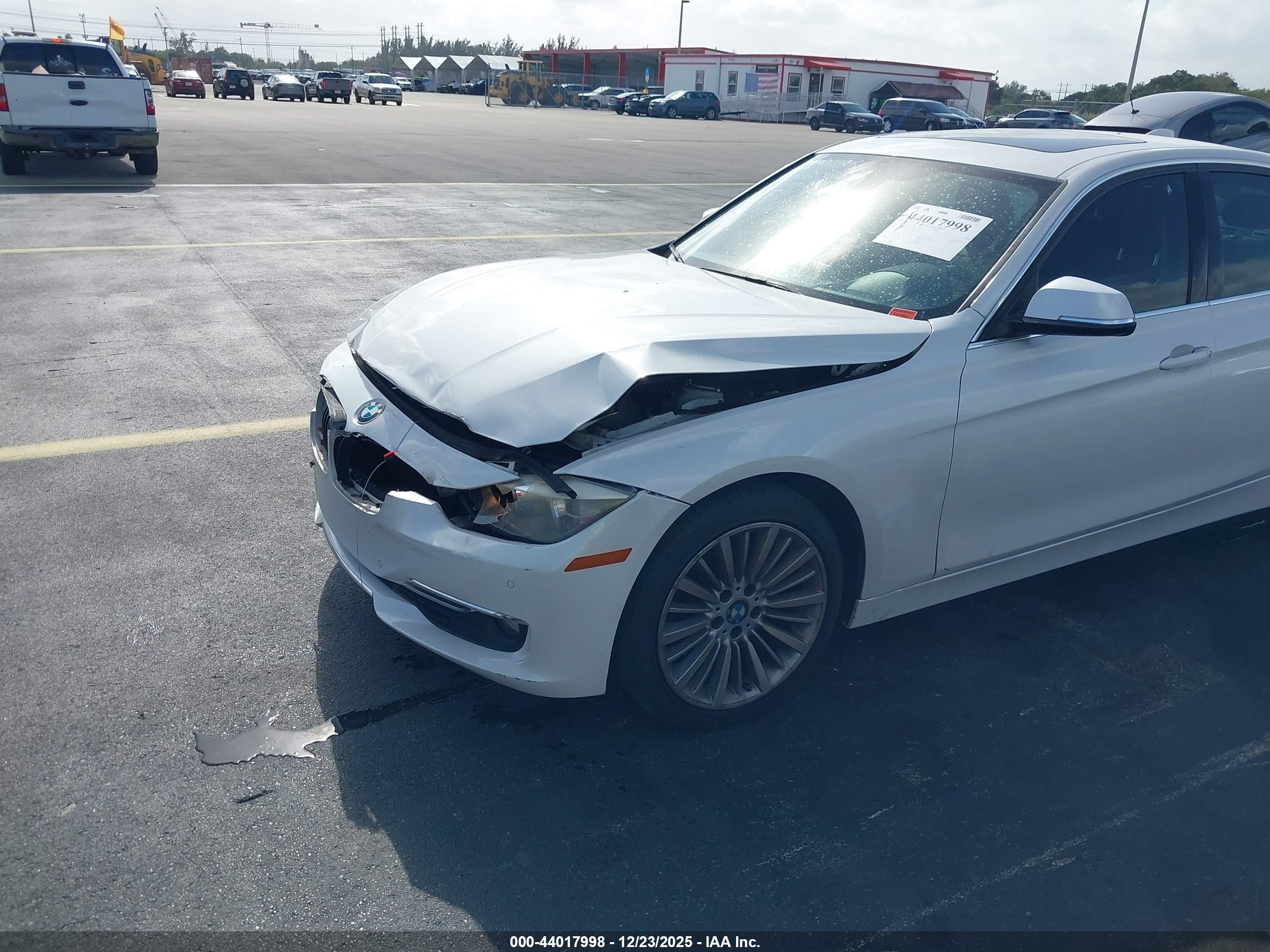 BMW 328I image 6