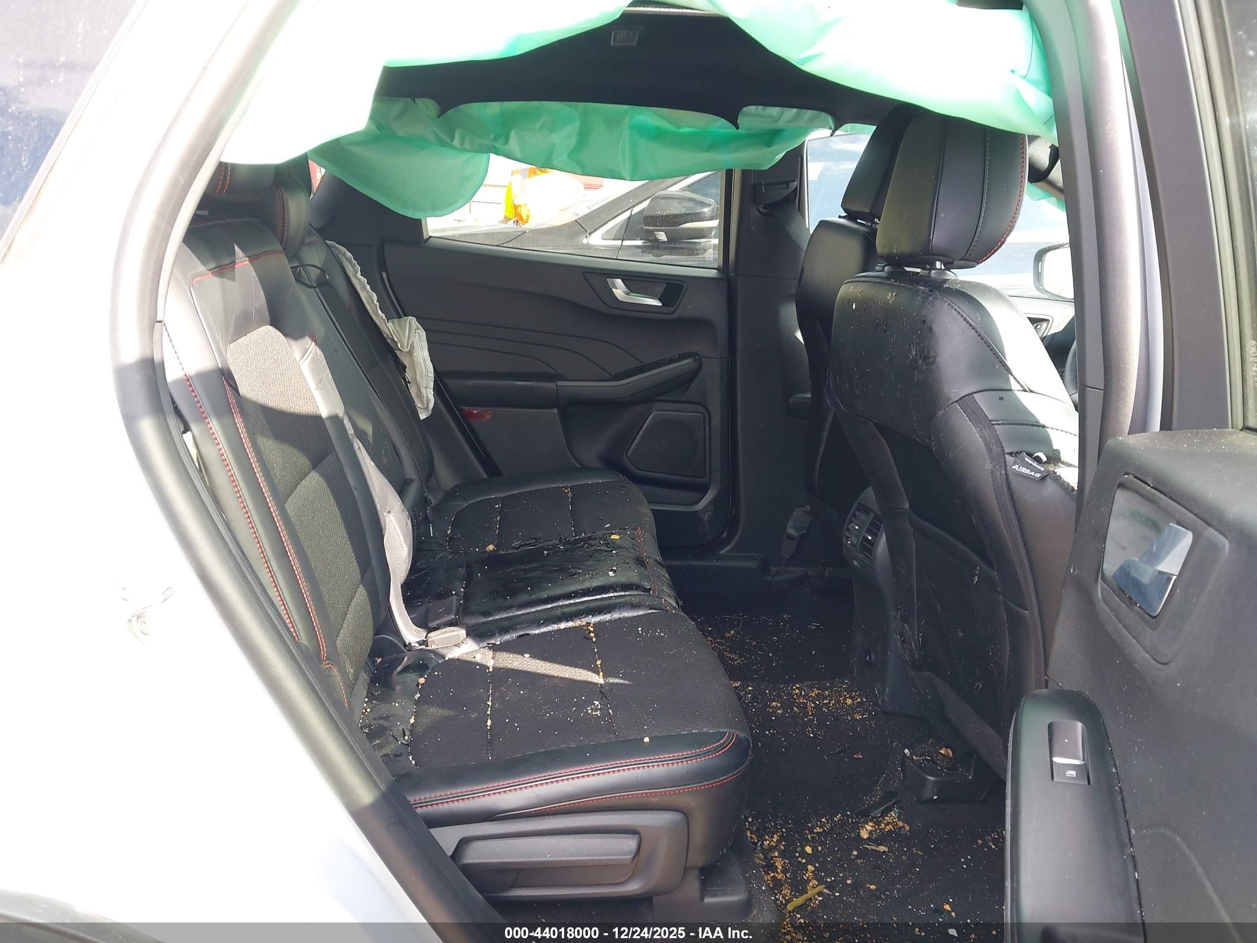 FORD ESCAPE image 8