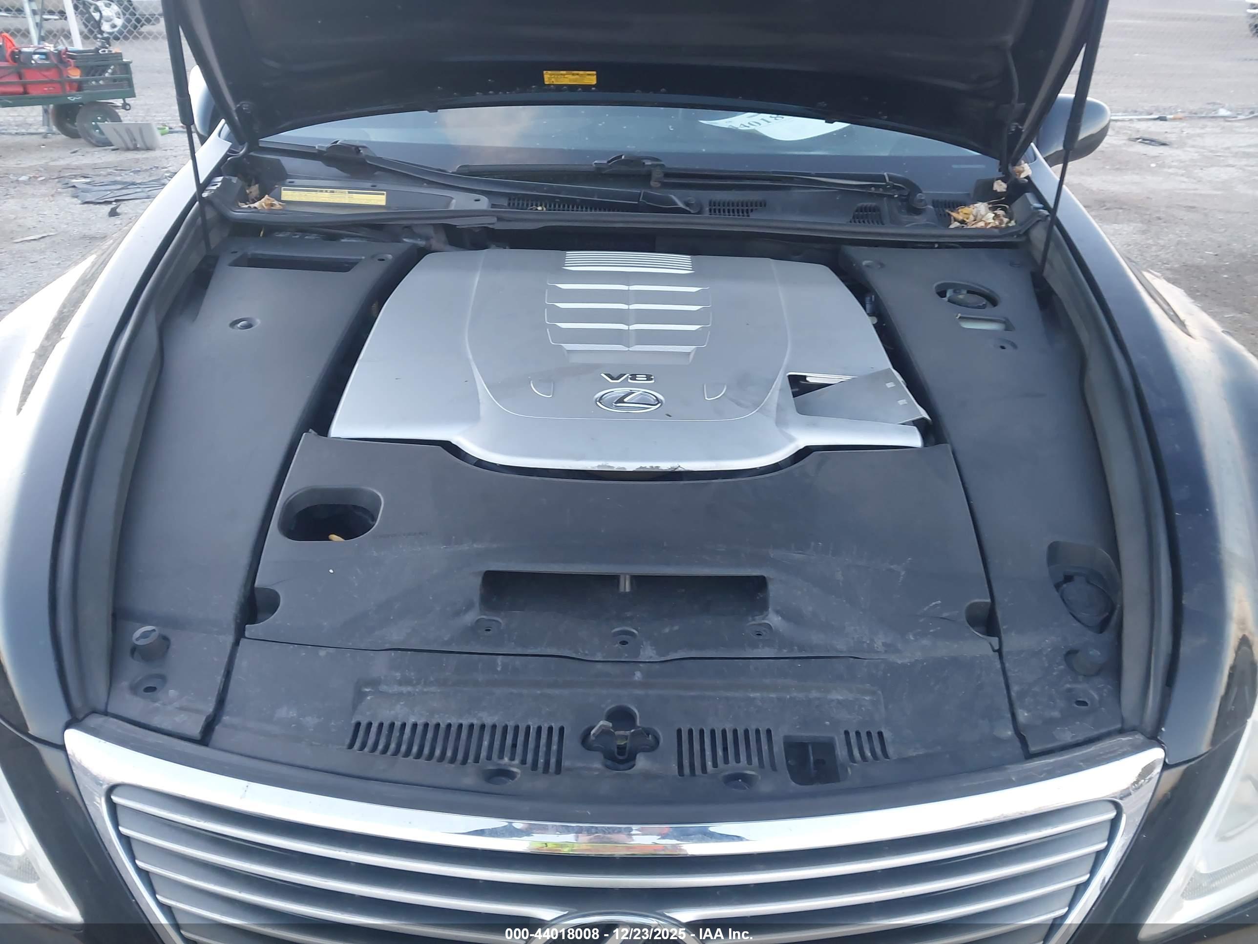 LEXUS LS image 10
