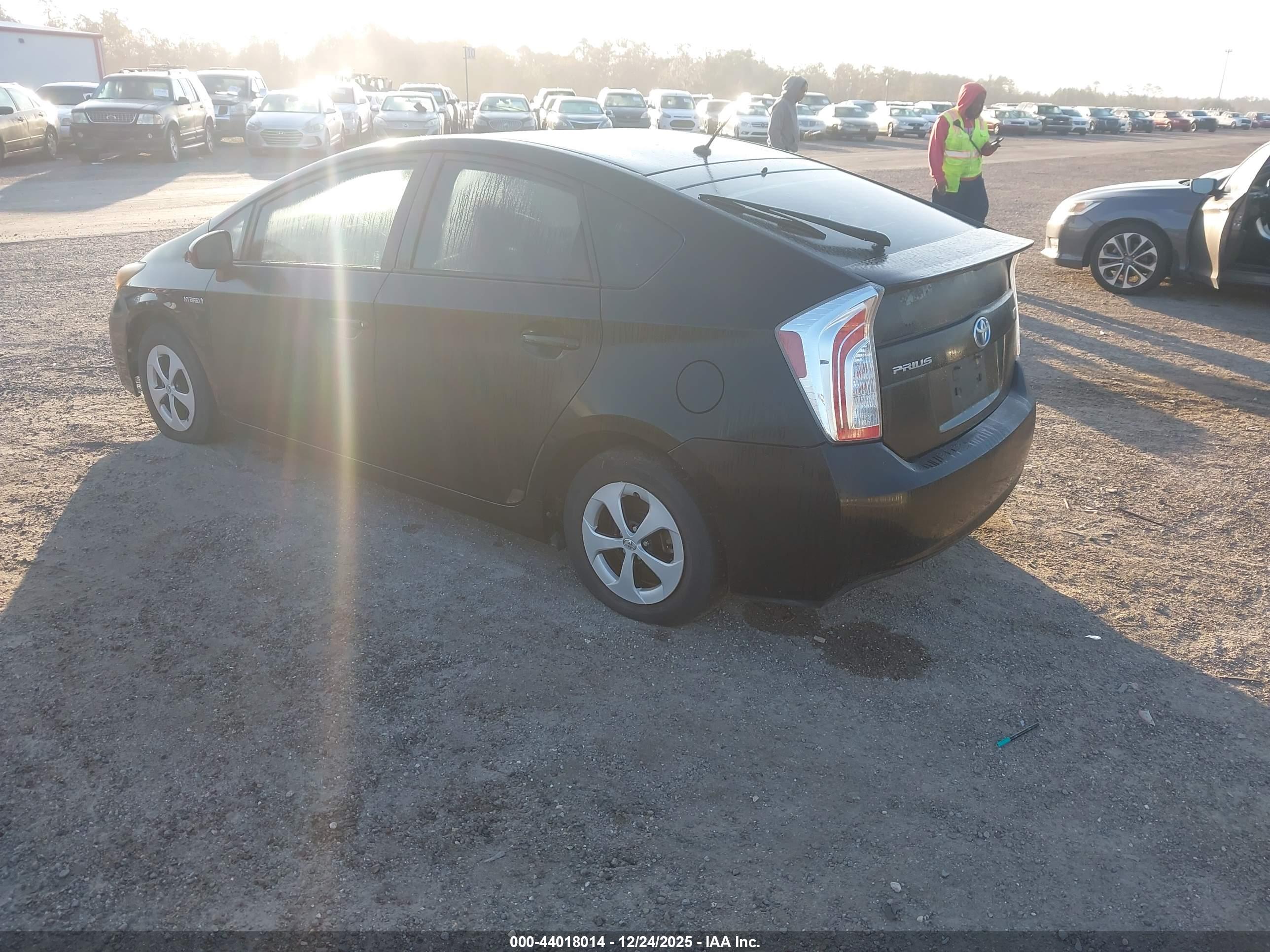 TOYOTA PRIUS image 3
