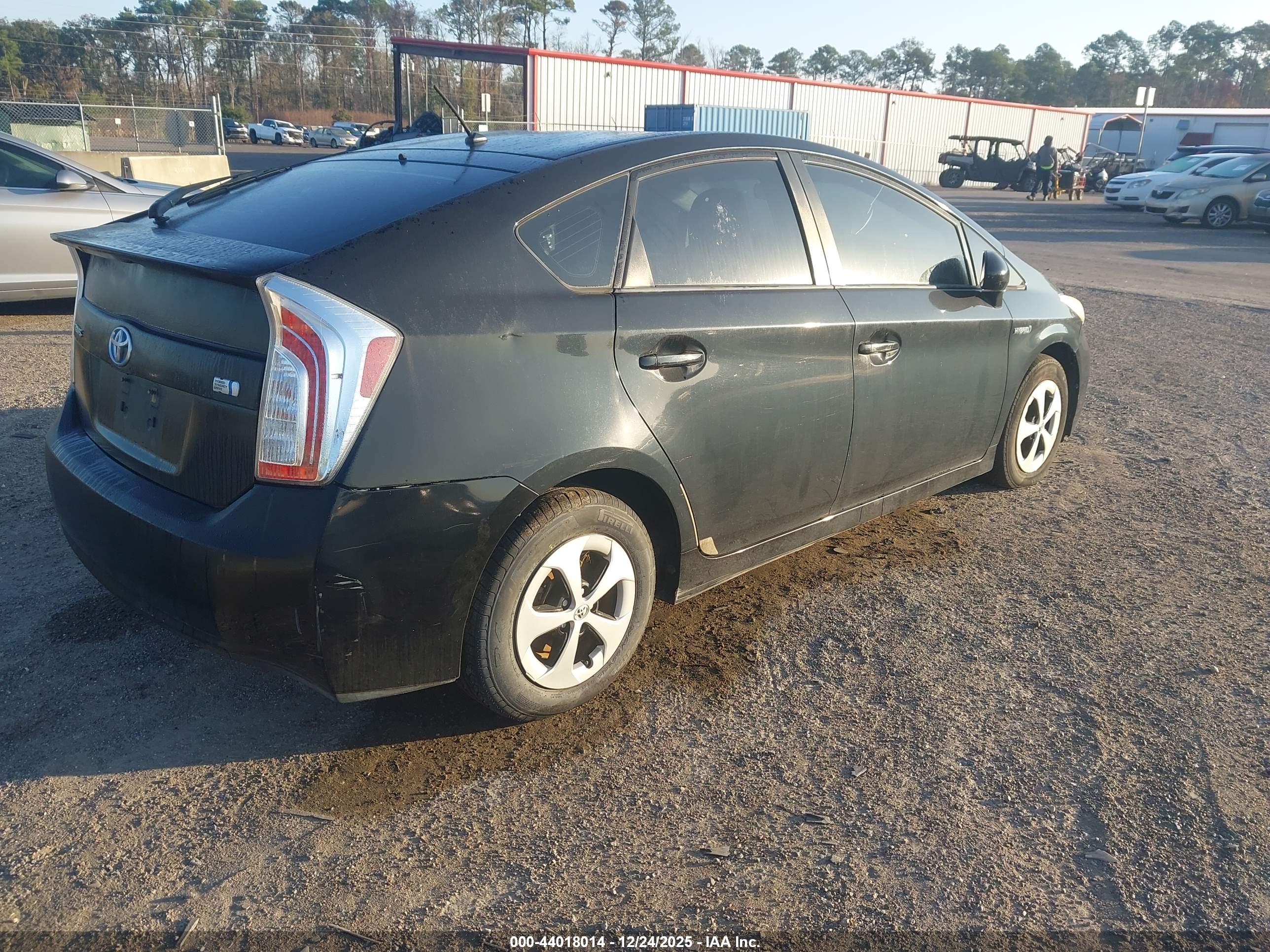 TOYOTA PRIUS image 4