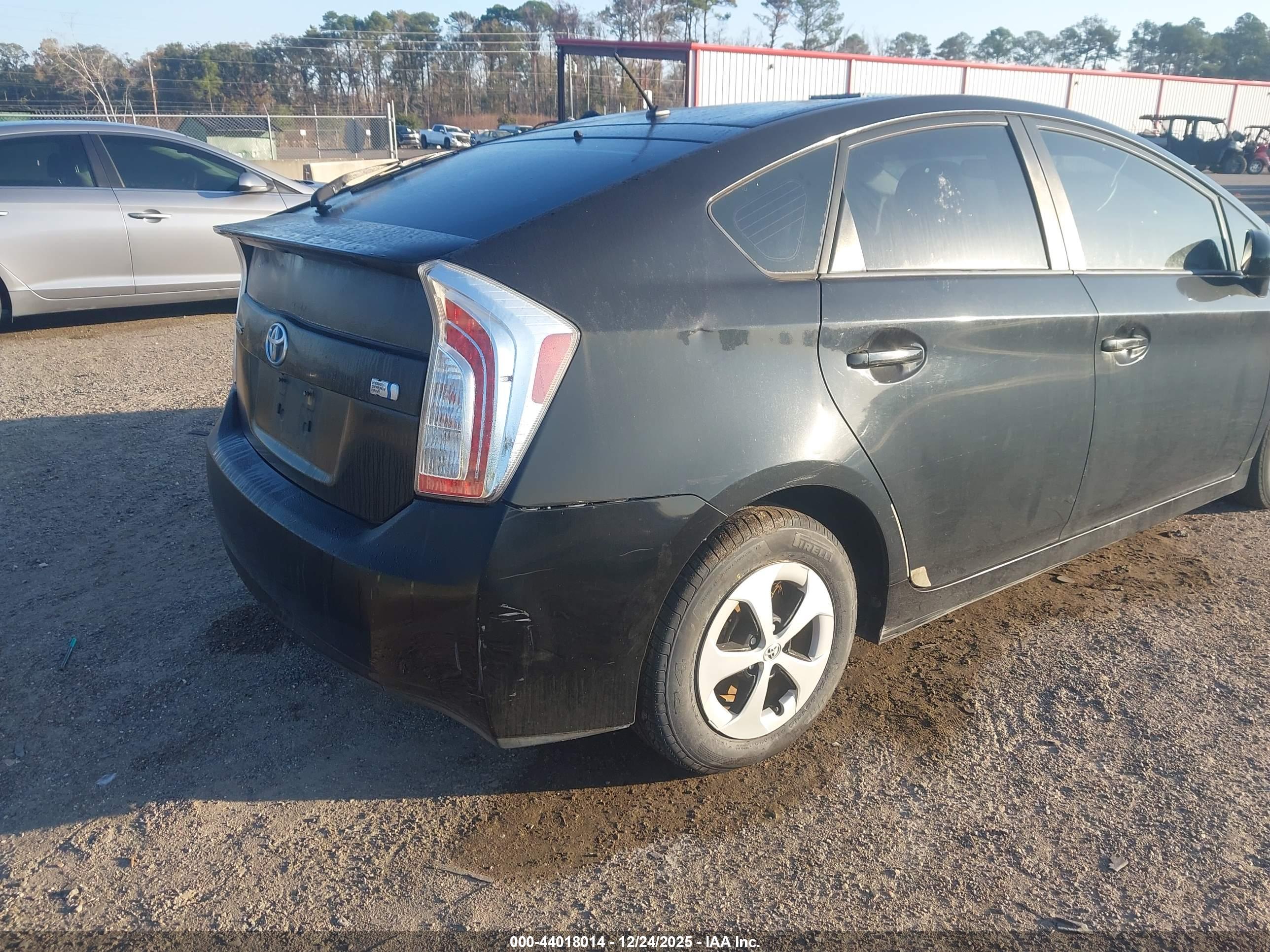 TOYOTA PRIUS image 6