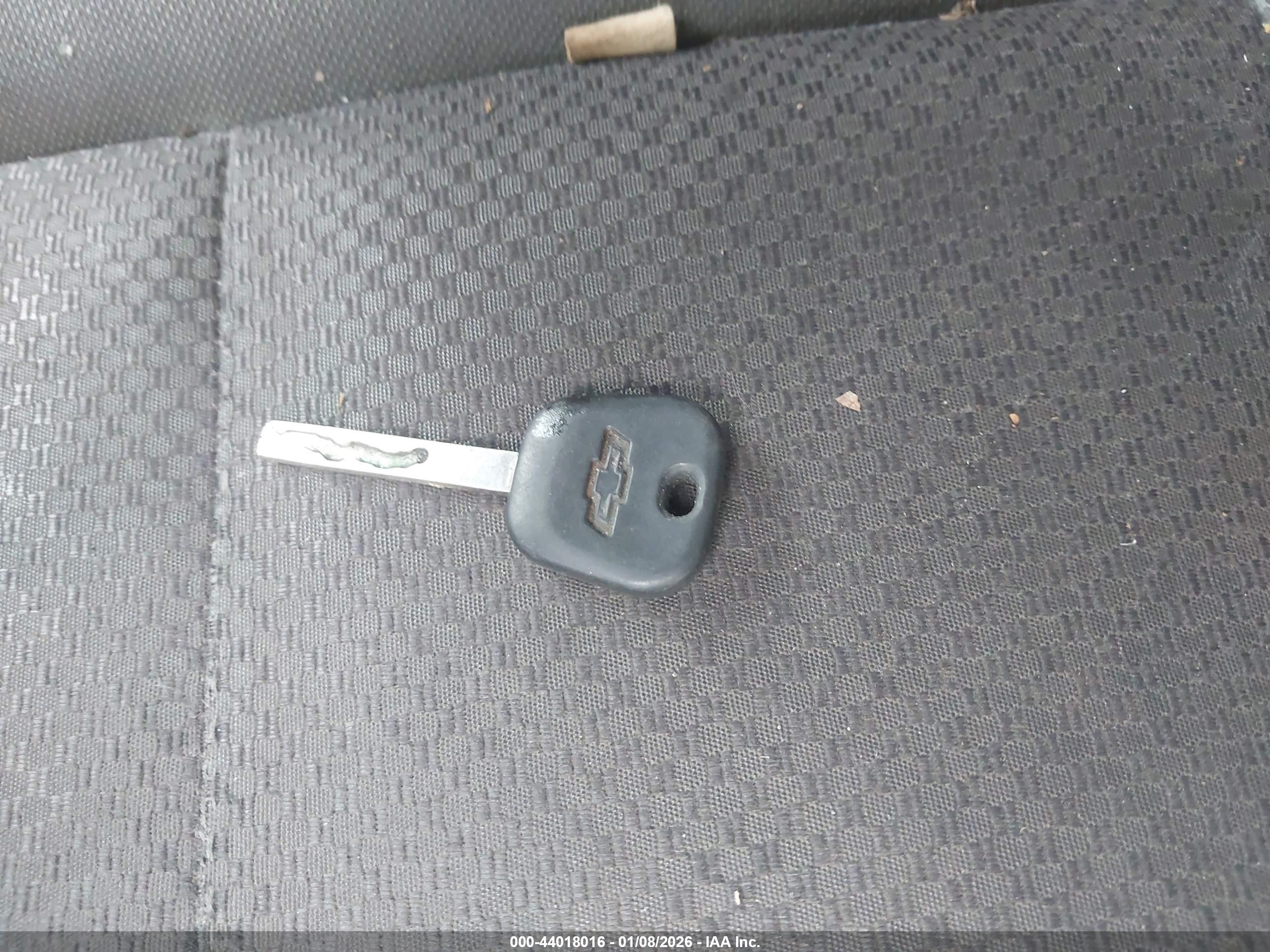 CHEVROLET SILVERADO image 11