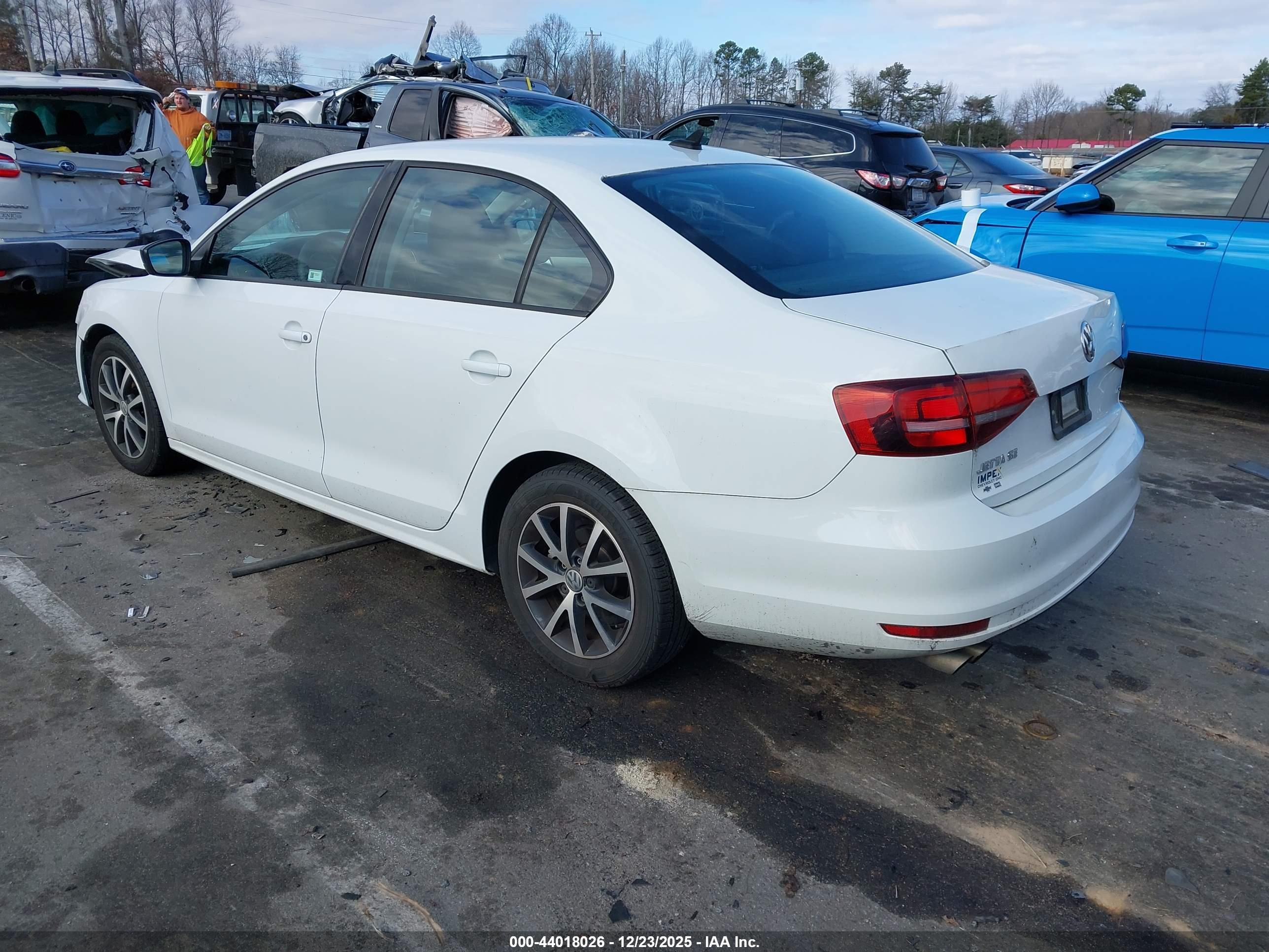 VOLKSWAGEN JETTA image 3