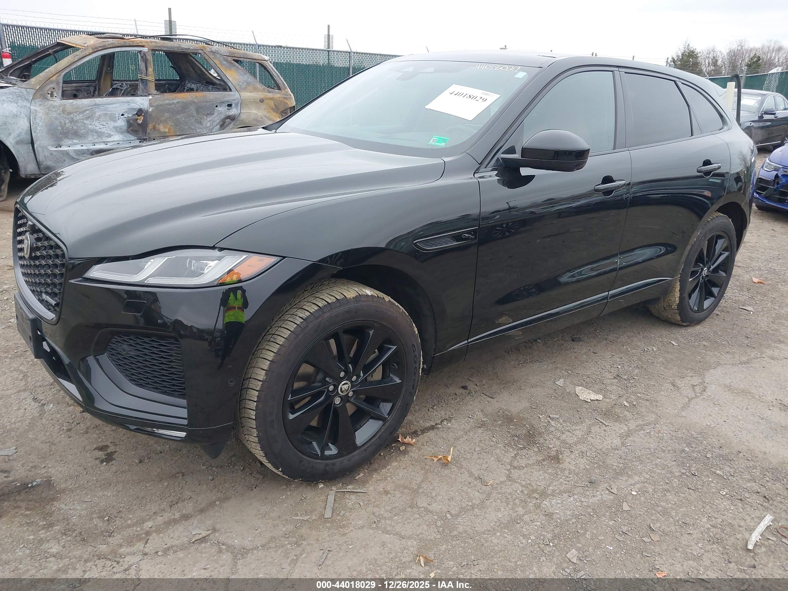 JAGUAR F-PACE image 2