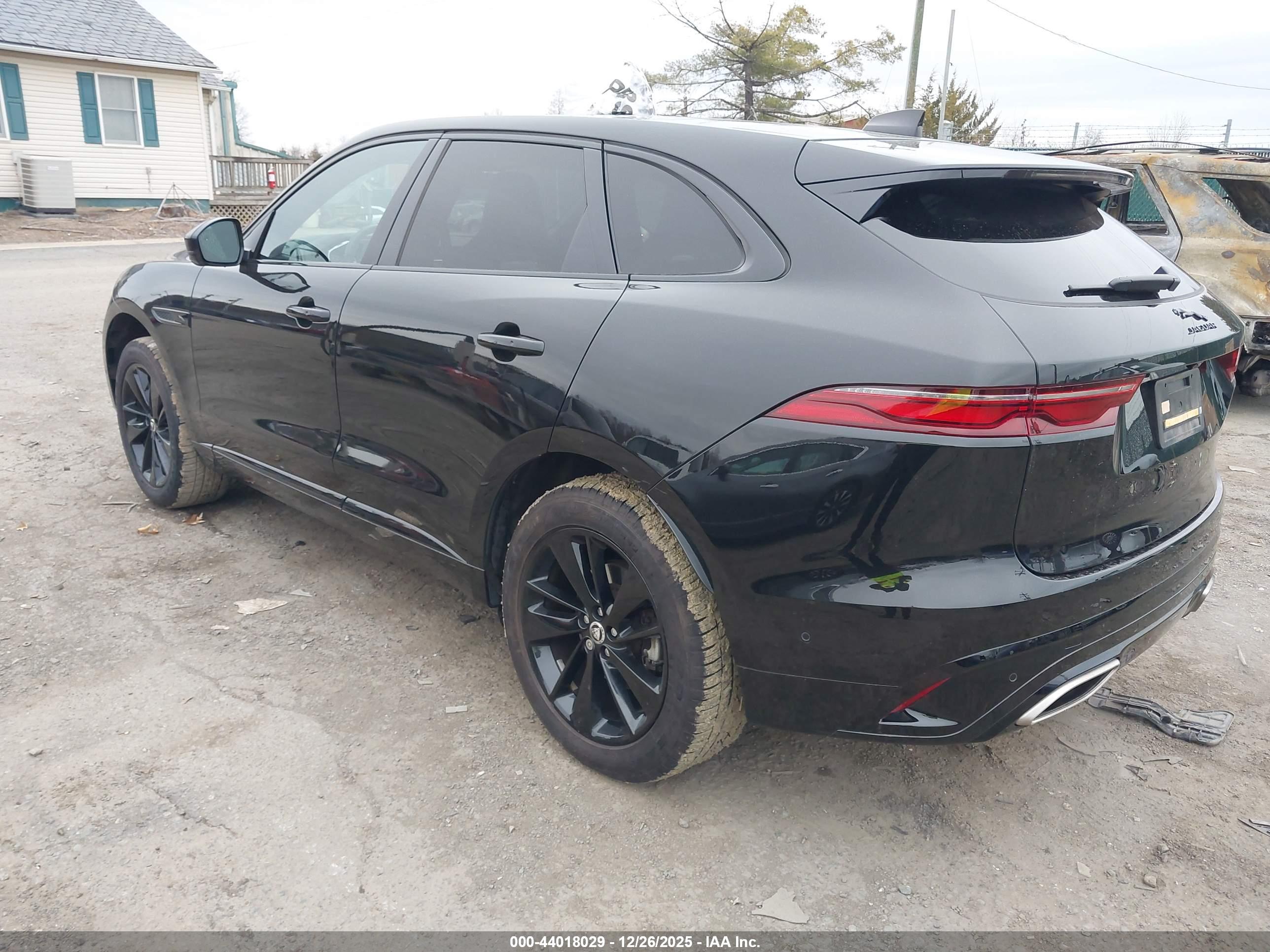 JAGUAR F-PACE image 3