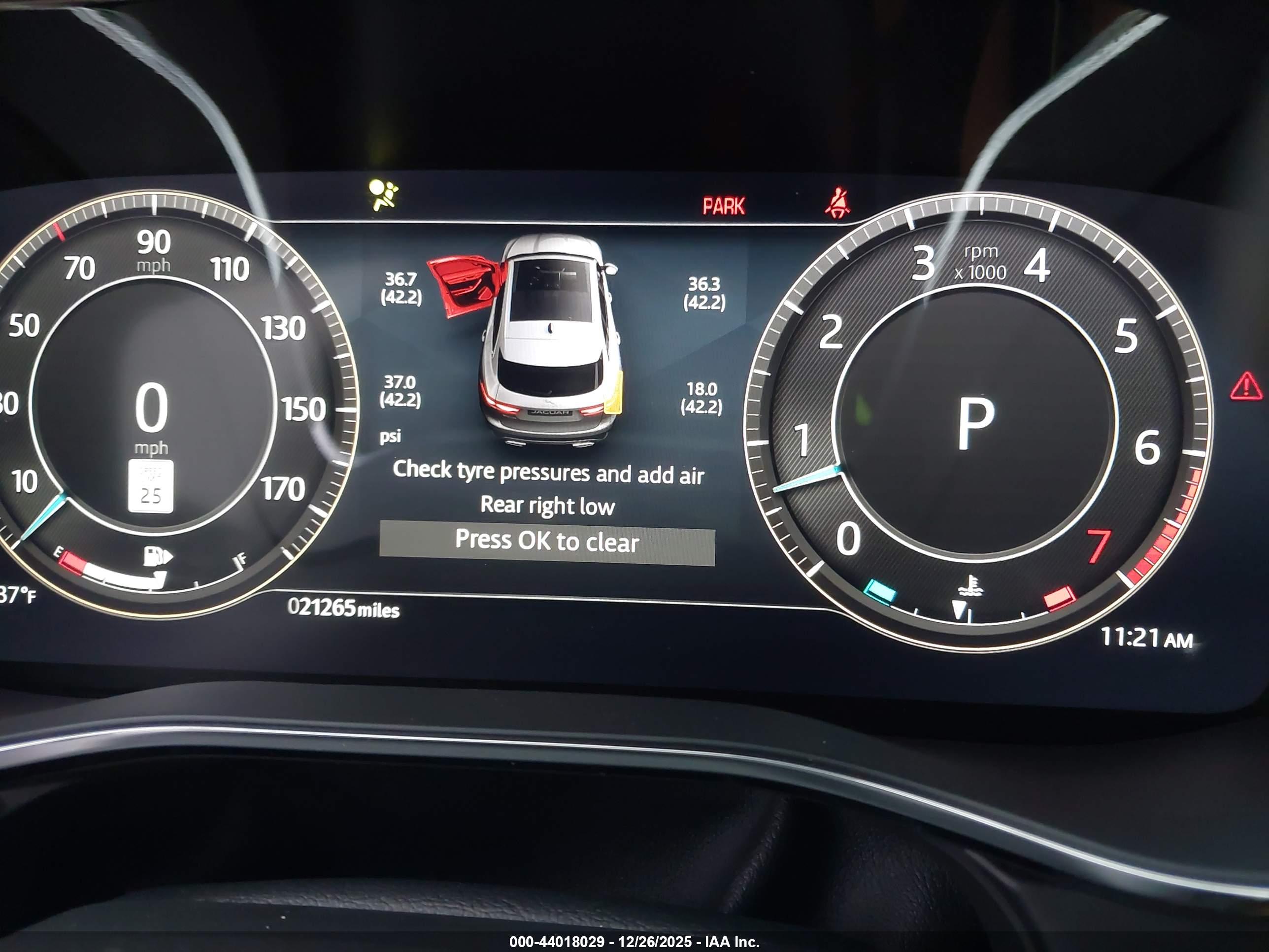 JAGUAR F-PACE image 7
