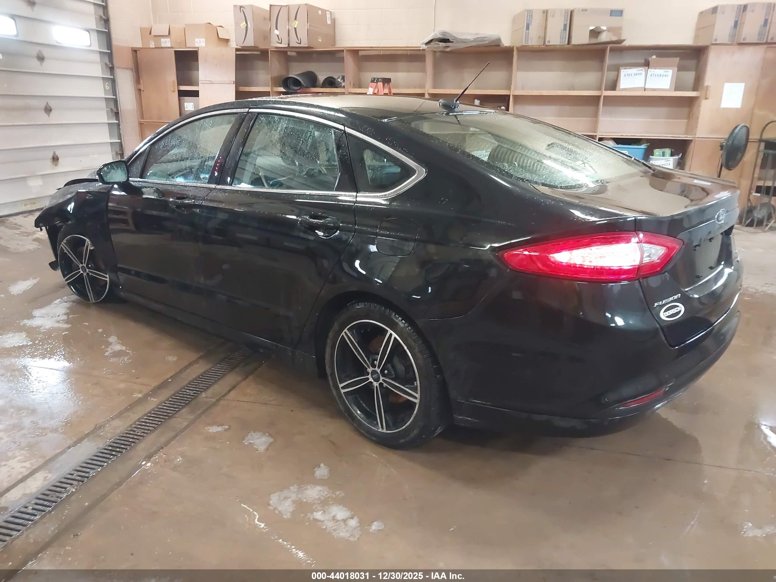 FORD FUSION image 3
