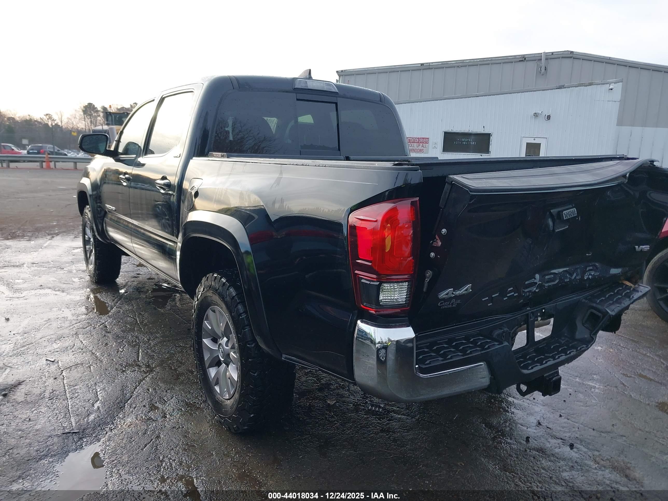 TOYOTA TACOMA image 3