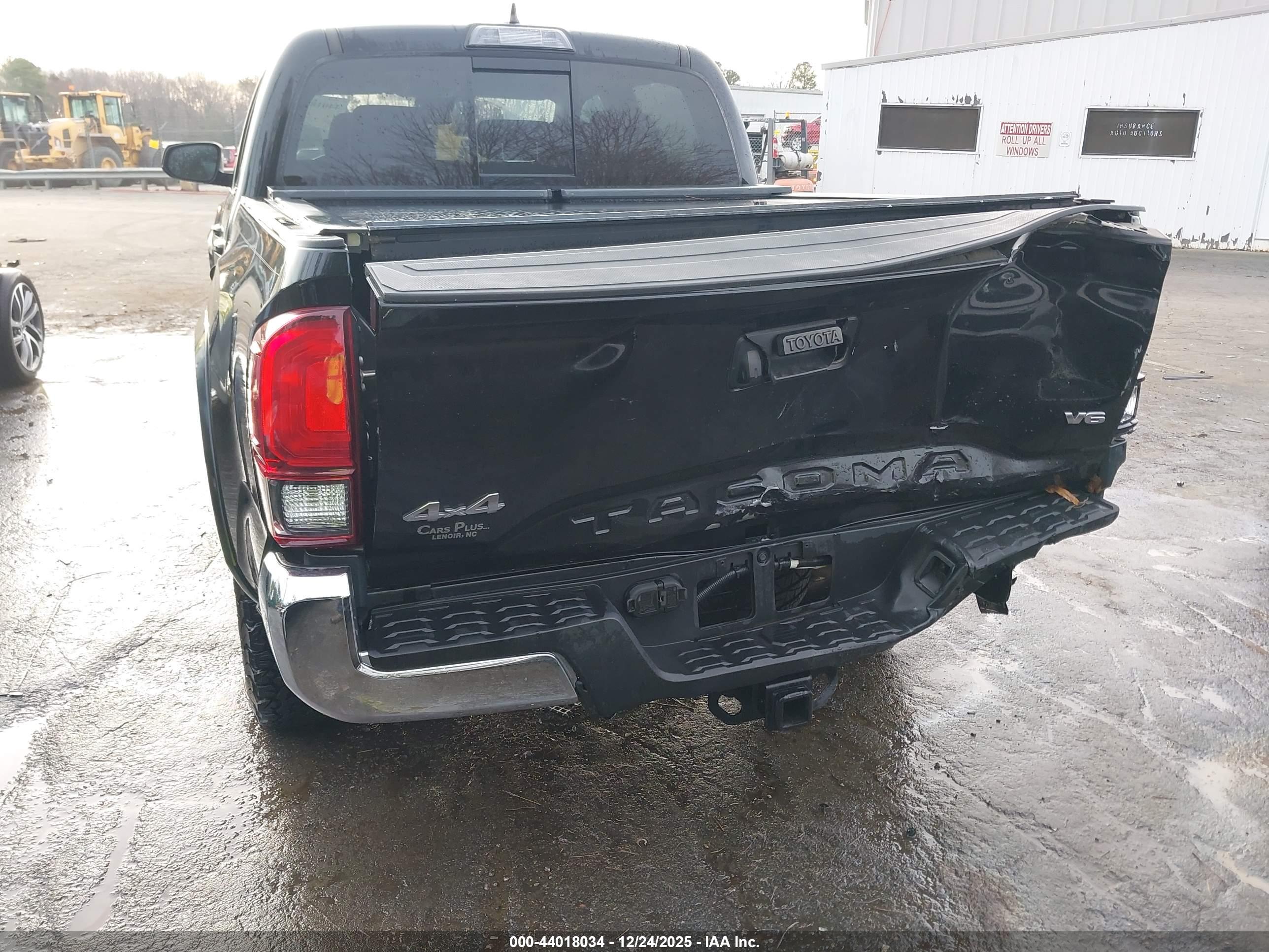 TOYOTA TACOMA image 6