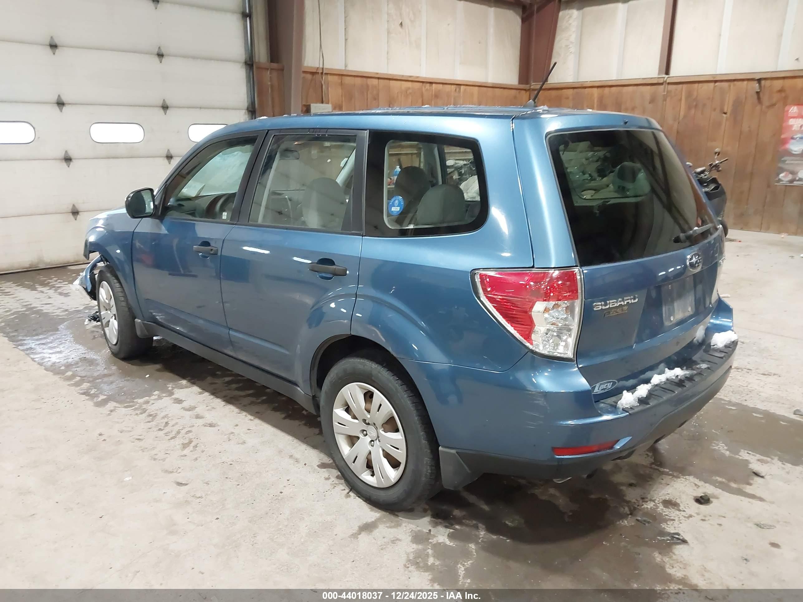 SUBARU FORESTER image 3
