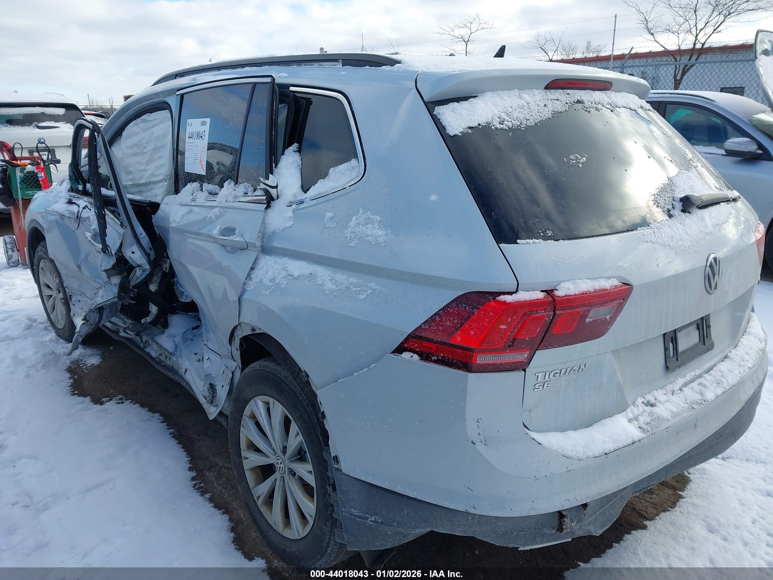 VOLKSWAGEN TIGUAN image 3