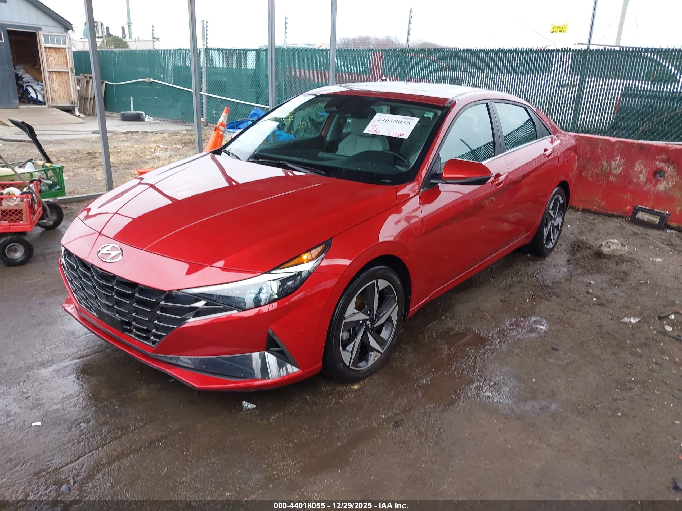 HYUNDAI ELANTRA image 2