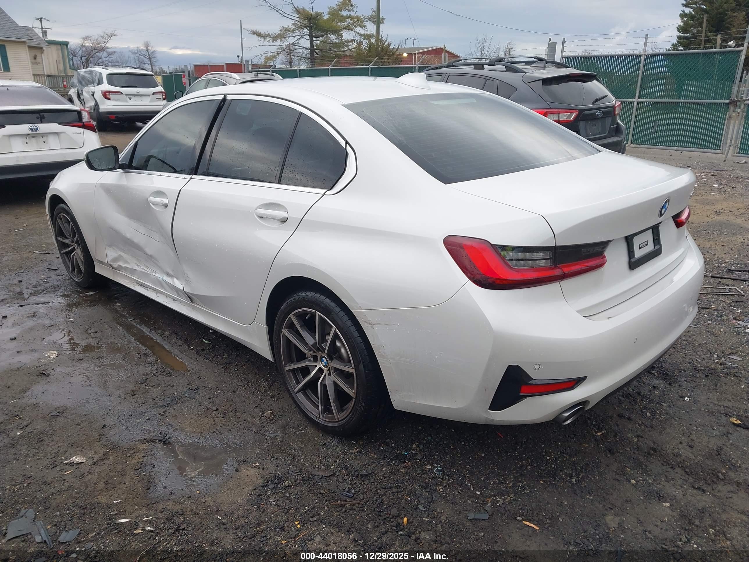 BMW 330I image 3