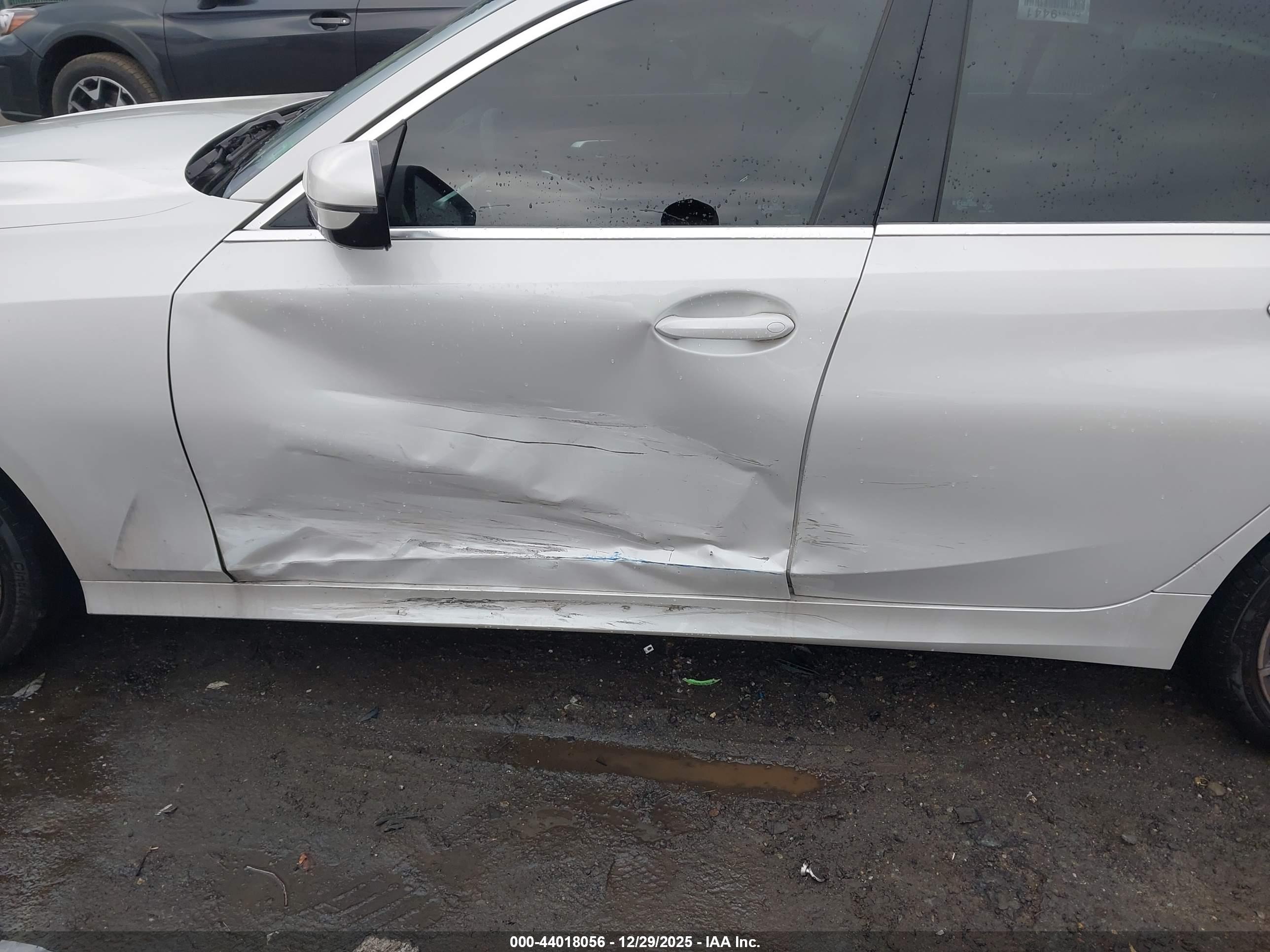 BMW 330I image 6