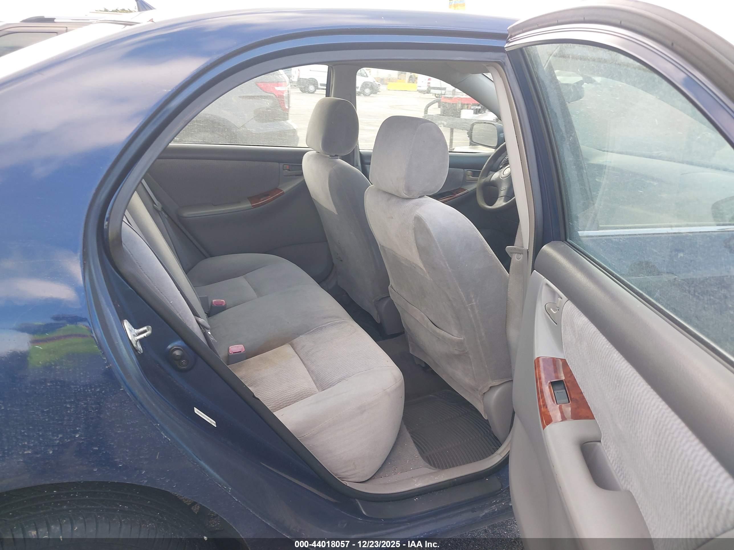 TOYOTA COROLLA image 8