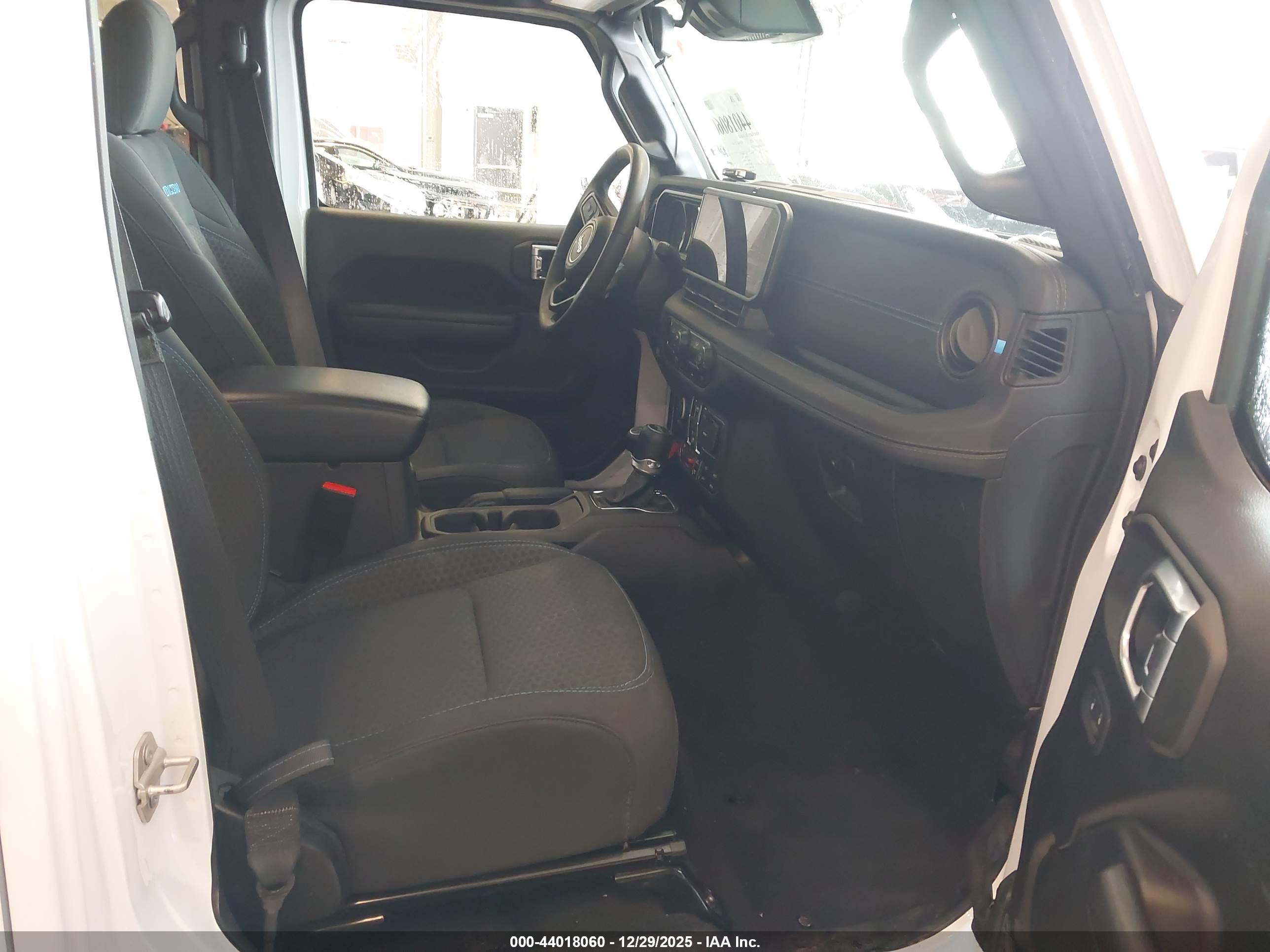 JEEP WRANGLER image 5