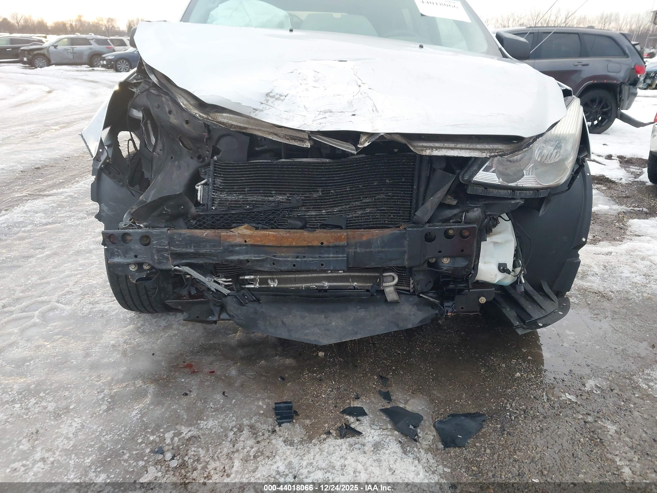 CHEVROLET TRAVERSE image 6