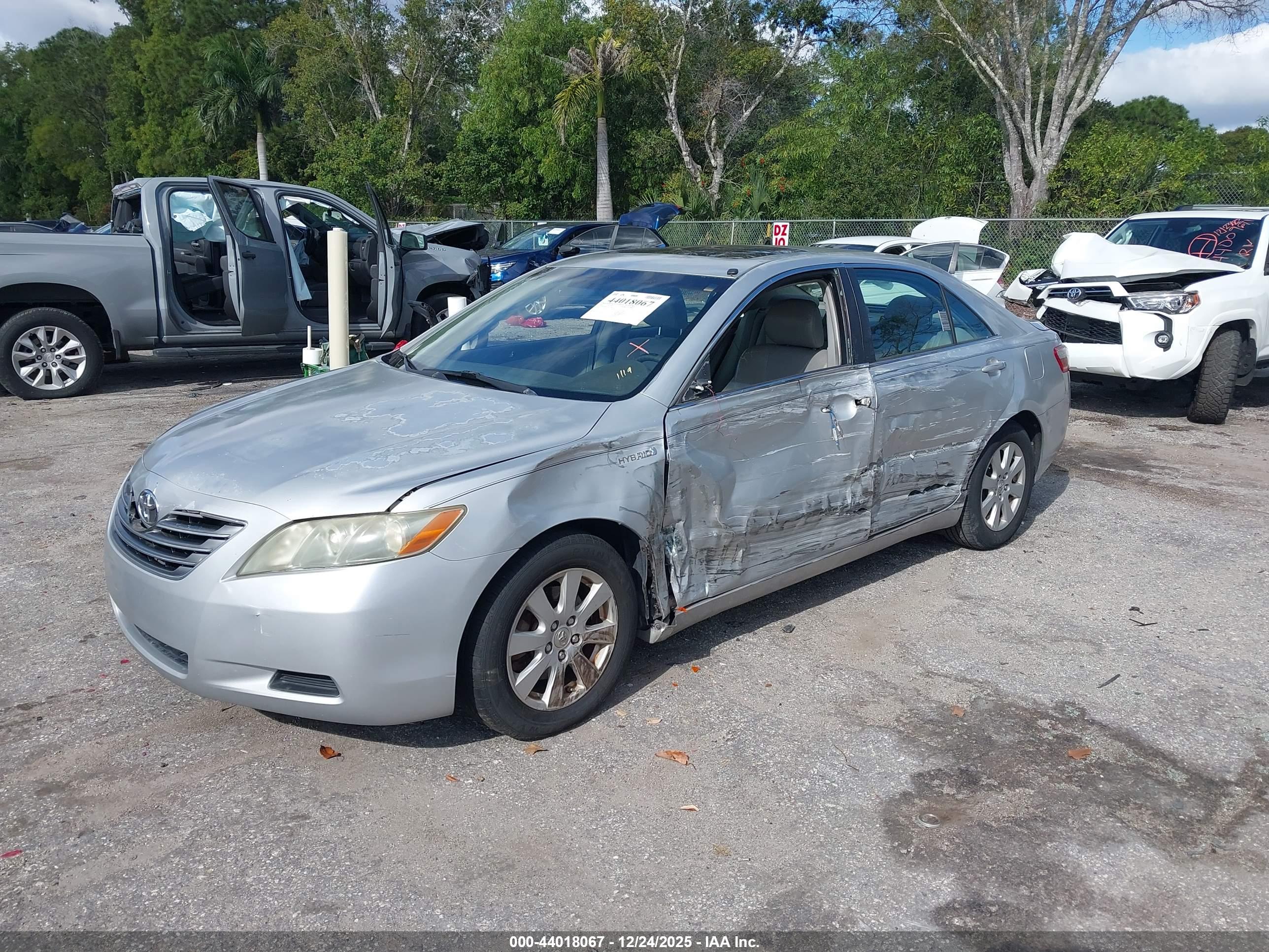 TOYOTA CAMRY image 6