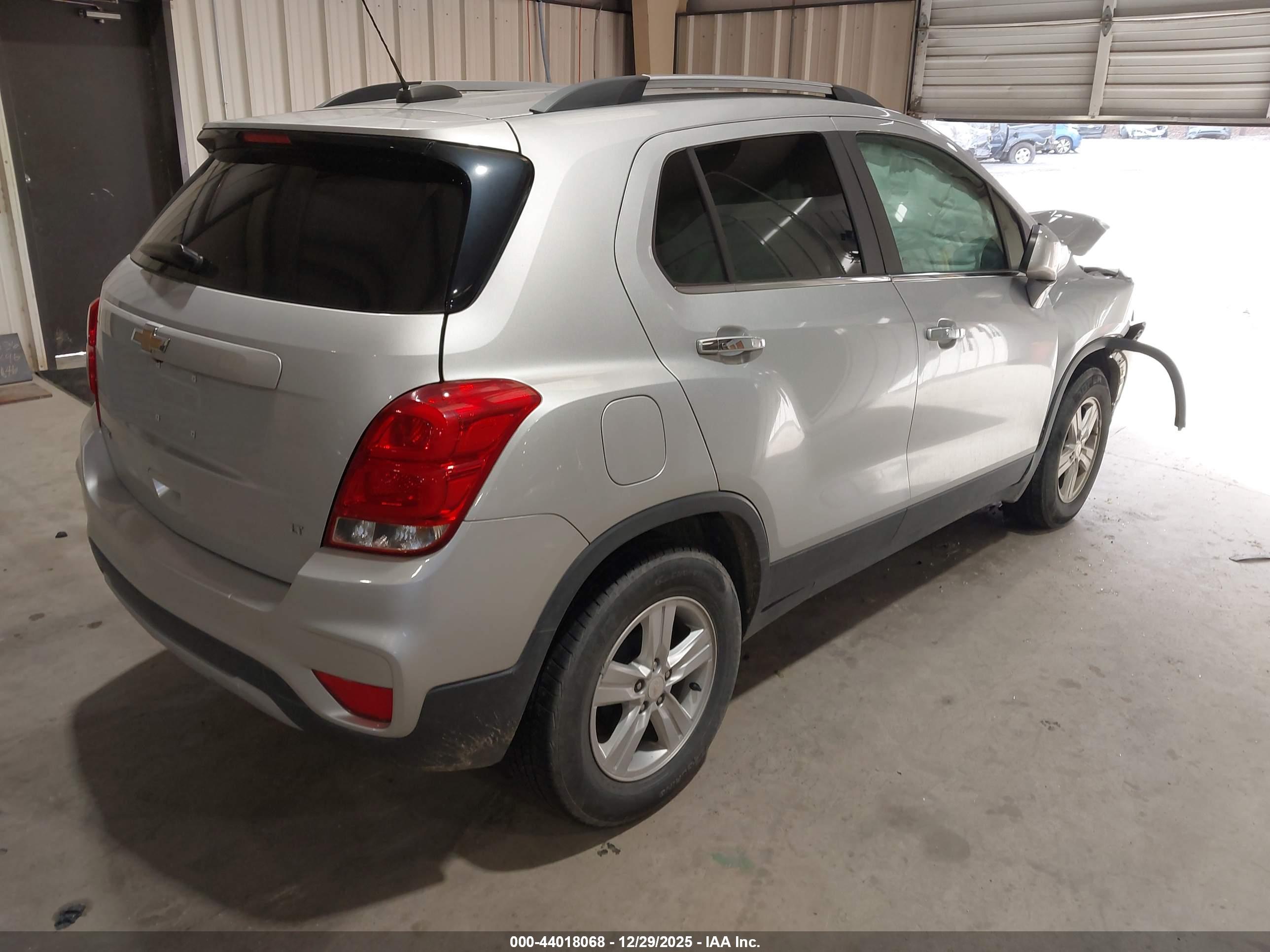 CHEVROLET TRAX image 4