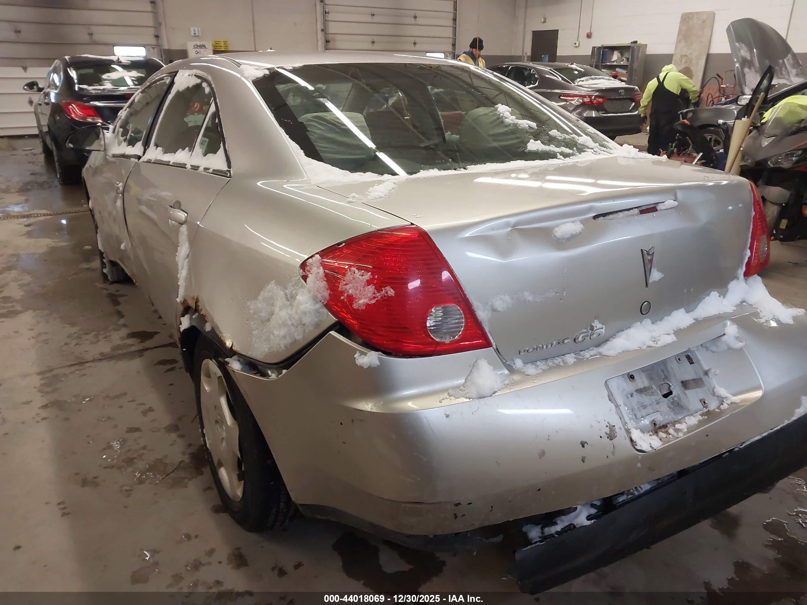 PONTIAC G6 image 3