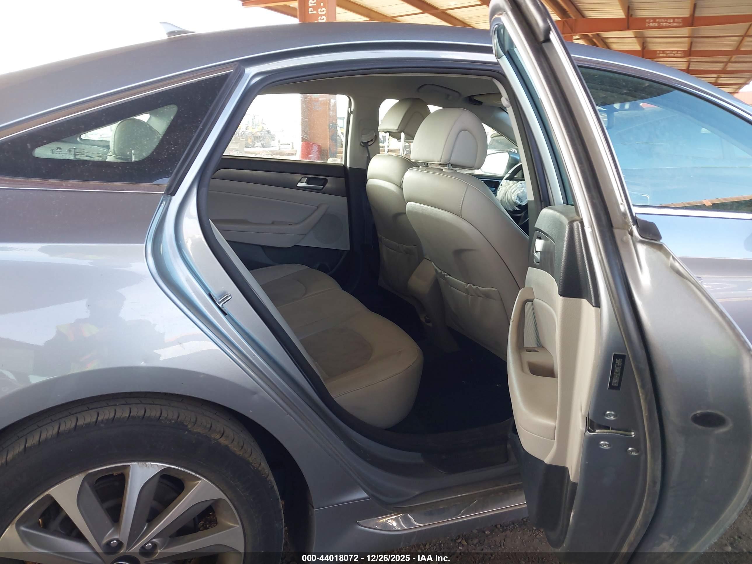 HYUNDAI SONATA image 8