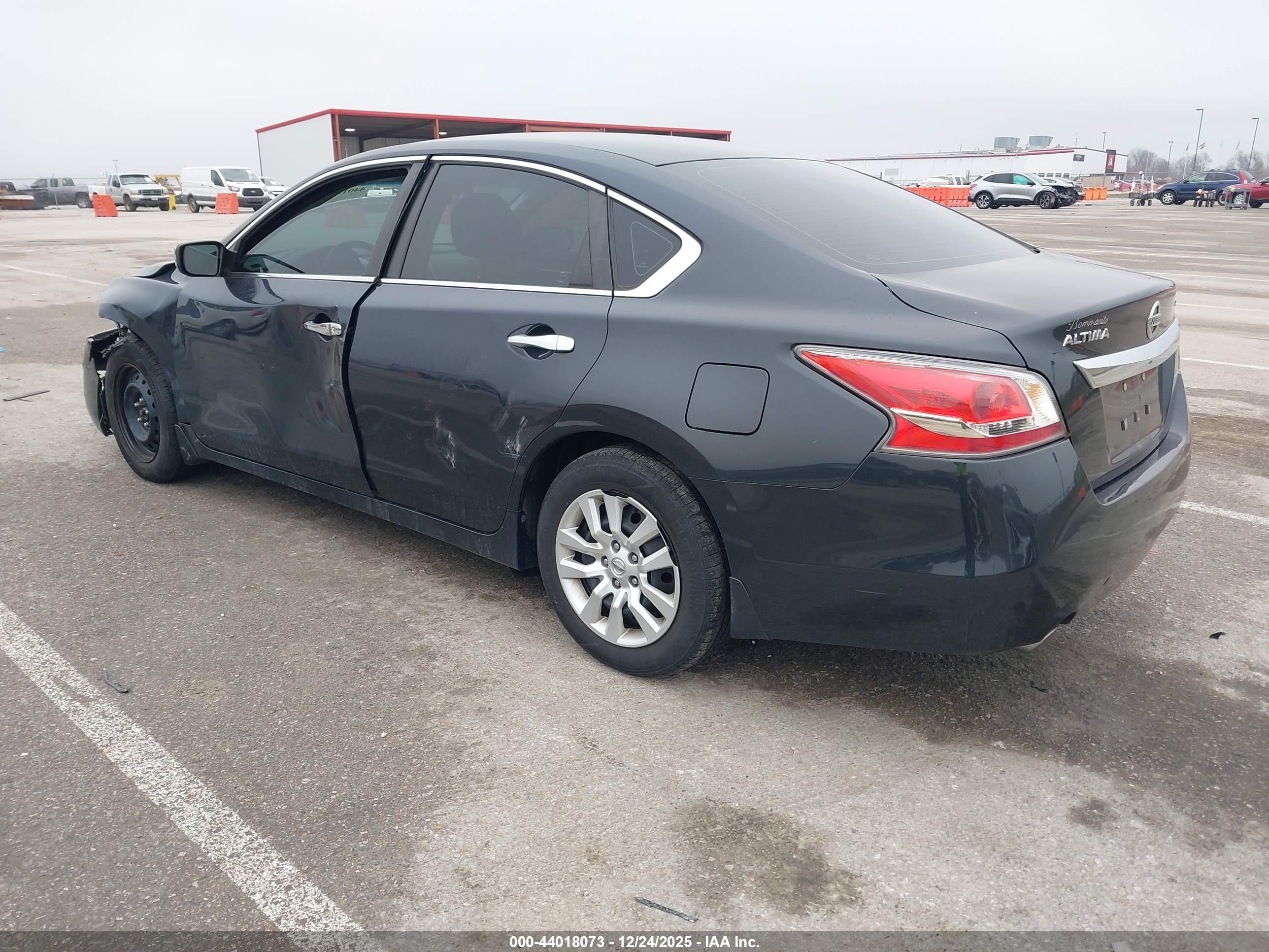 NISSAN ALTIMA image 3