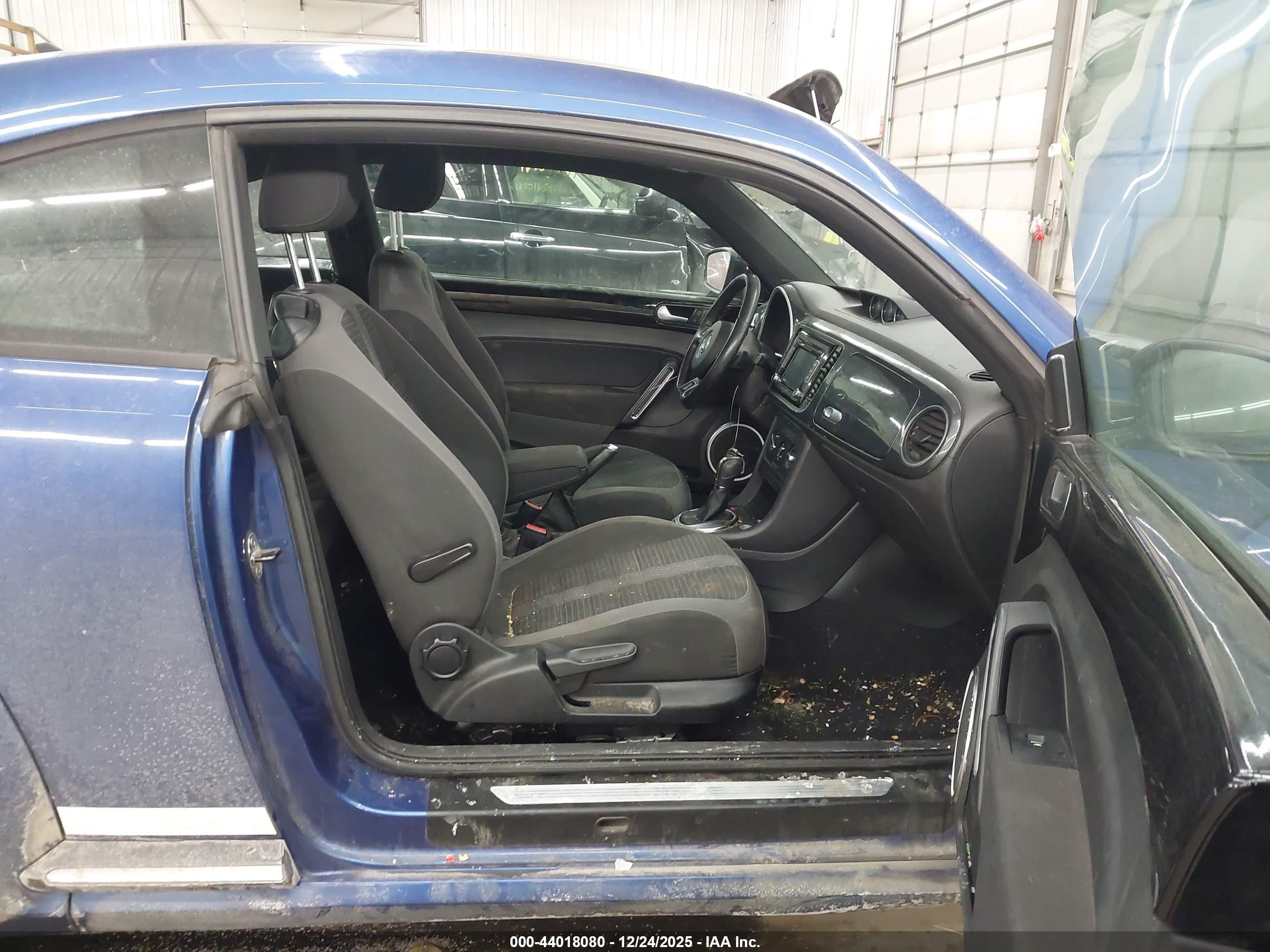 VOLKSWAGEN BEETLE image 5