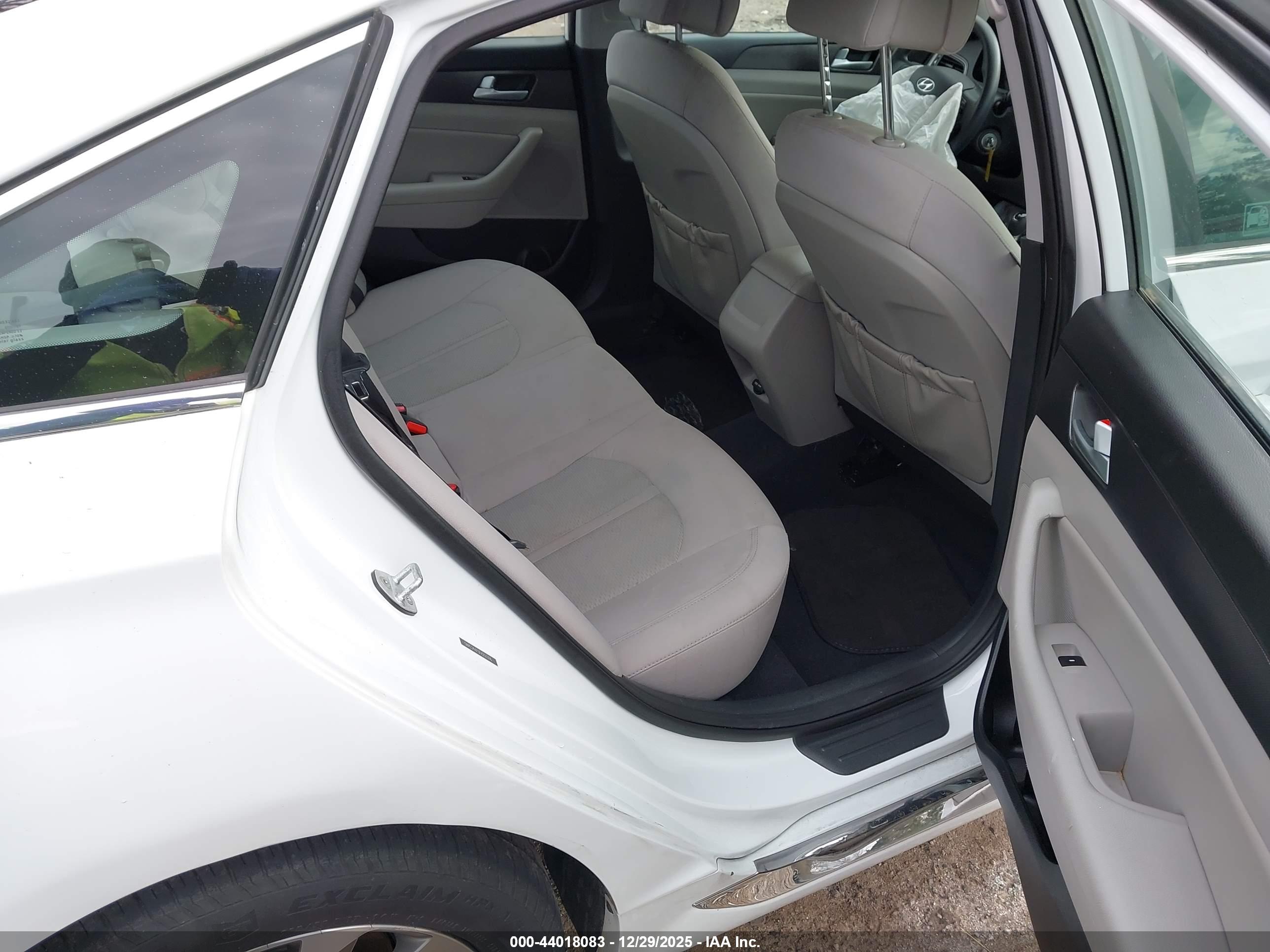 HYUNDAI SONATA image 8