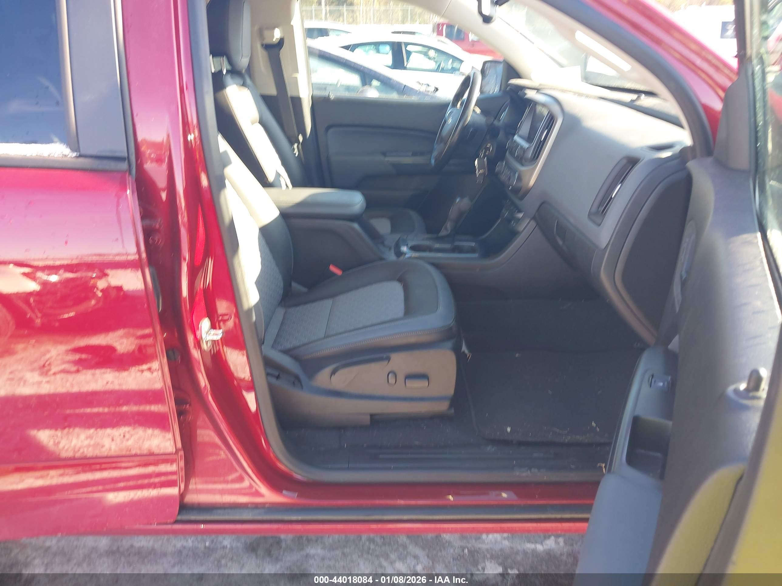 CHEVROLET COLORADO image 5