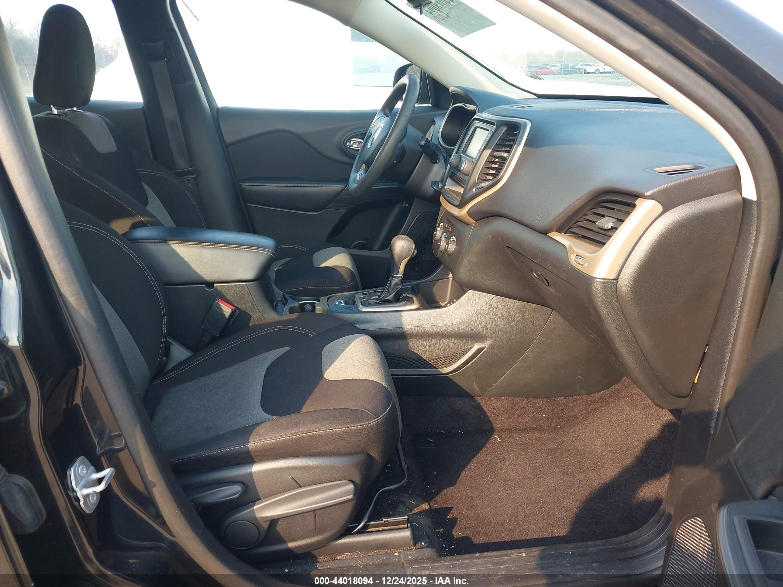 JEEP CHEROKEE image 5