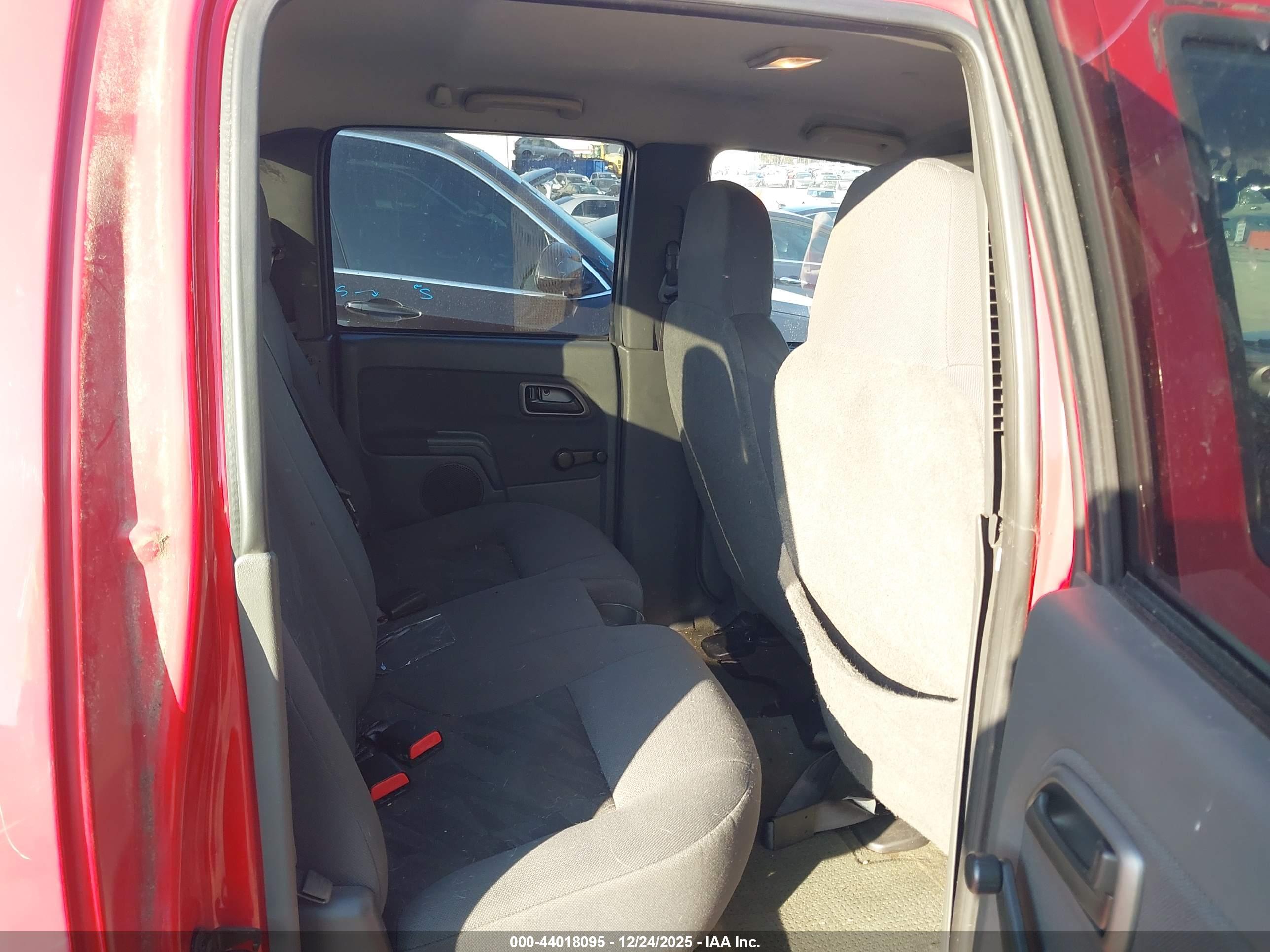 CHEVROLET COLORADO image 8