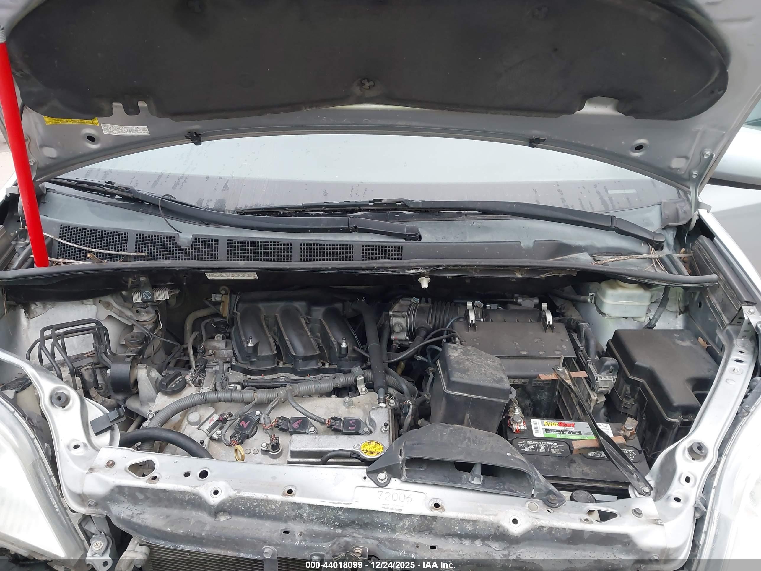 TOYOTA SIENNA image 10