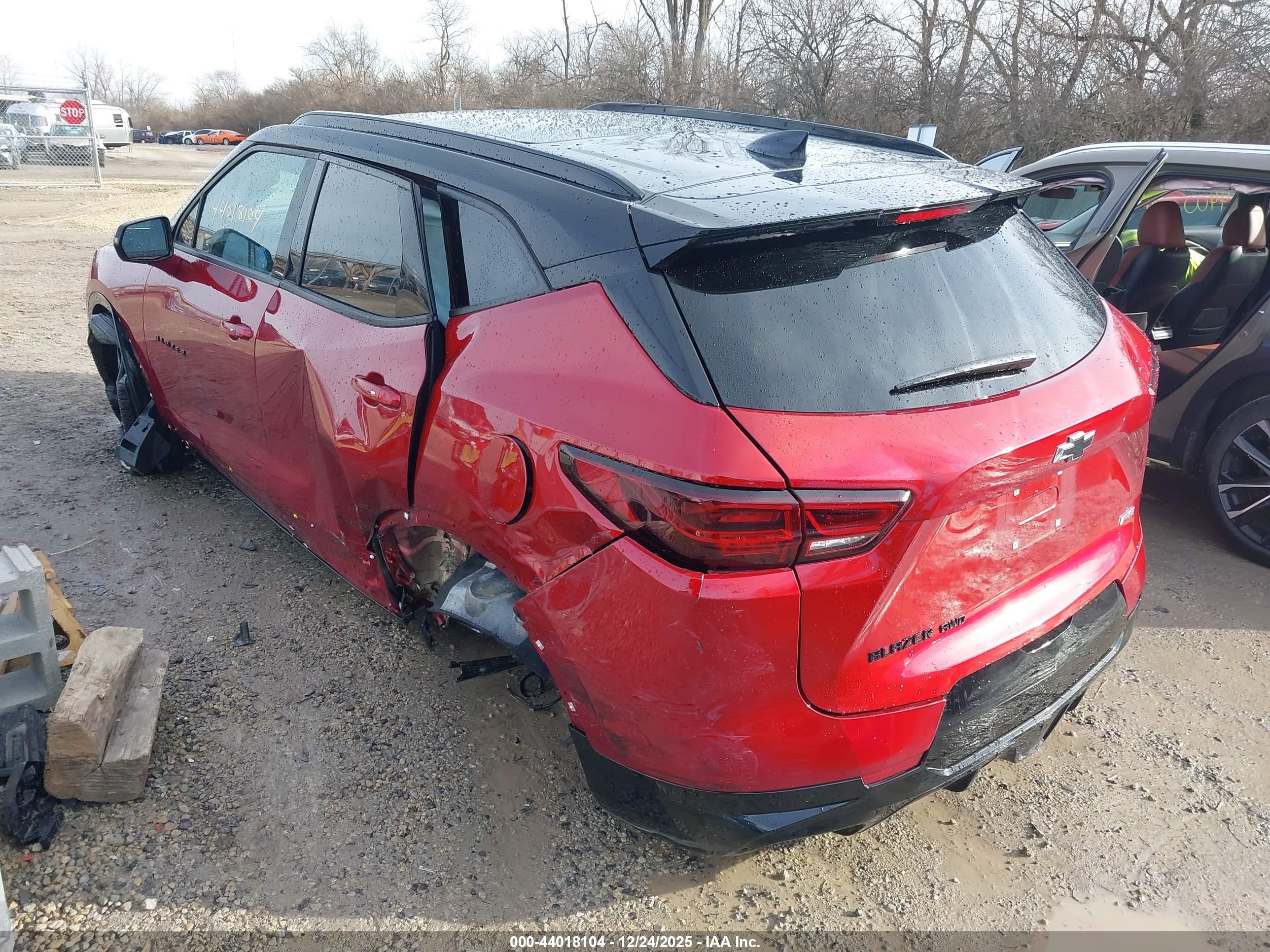 CHEVROLET BLAZER image 3