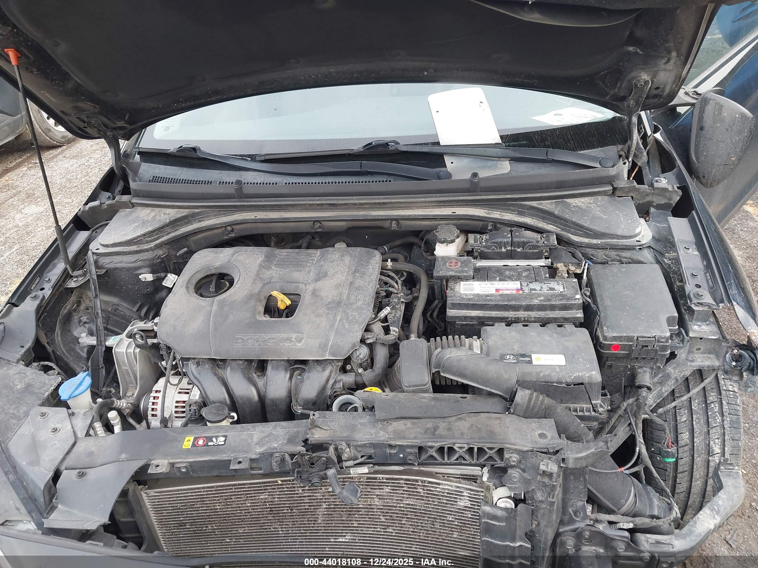 HYUNDAI ELANTRA image 10