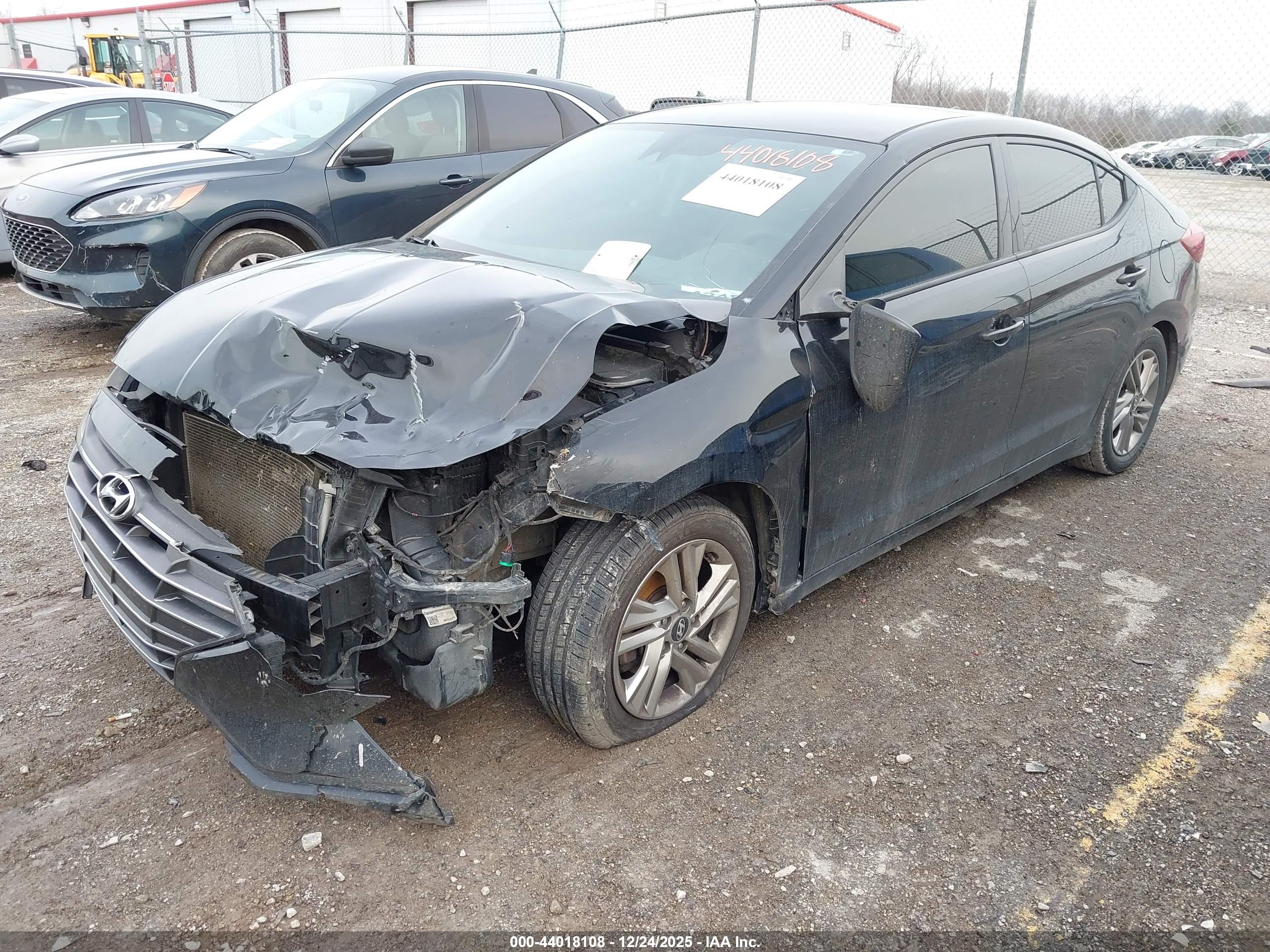 HYUNDAI ELANTRA image 2
