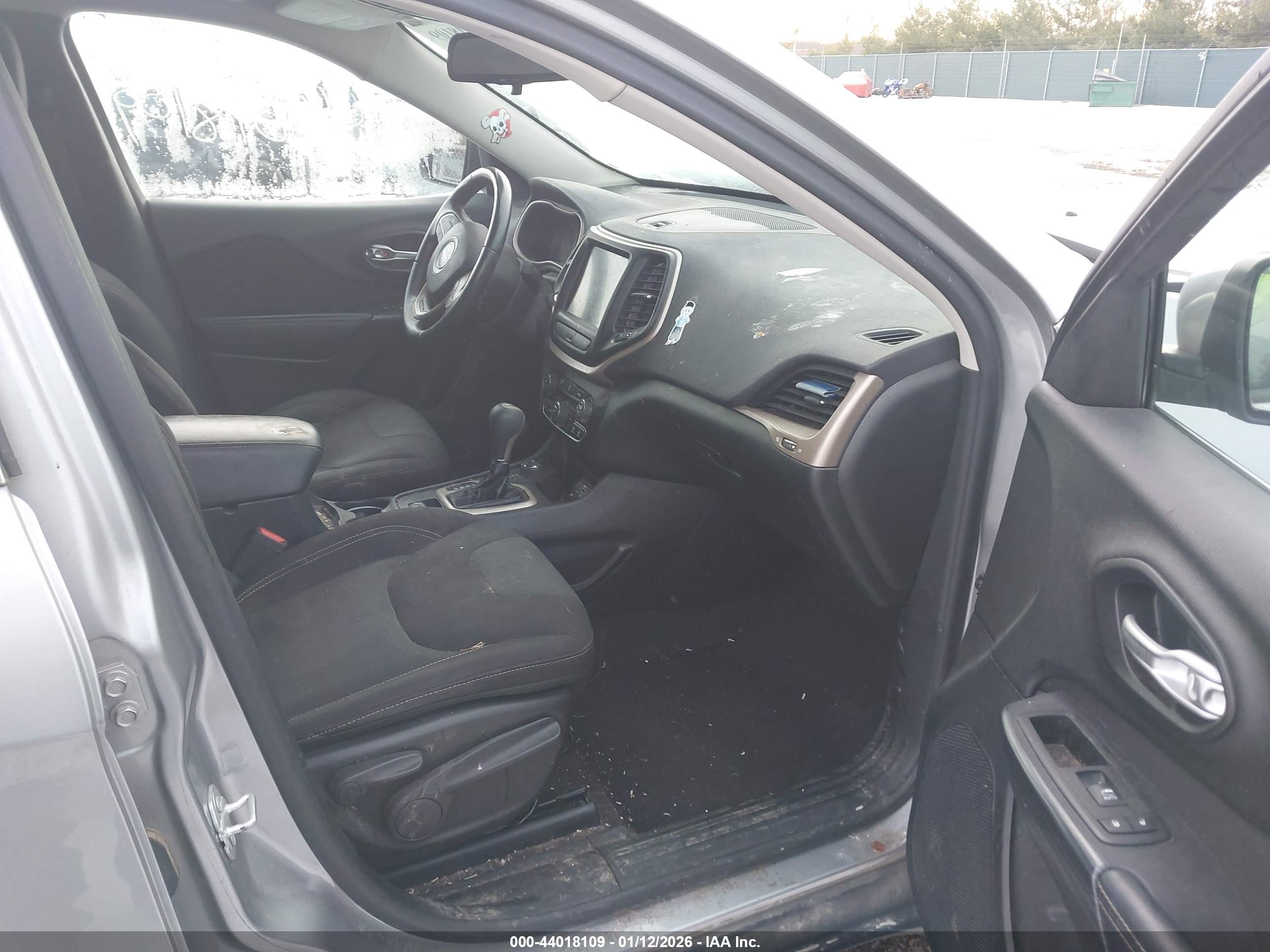 JEEP CHEROKEE image 5