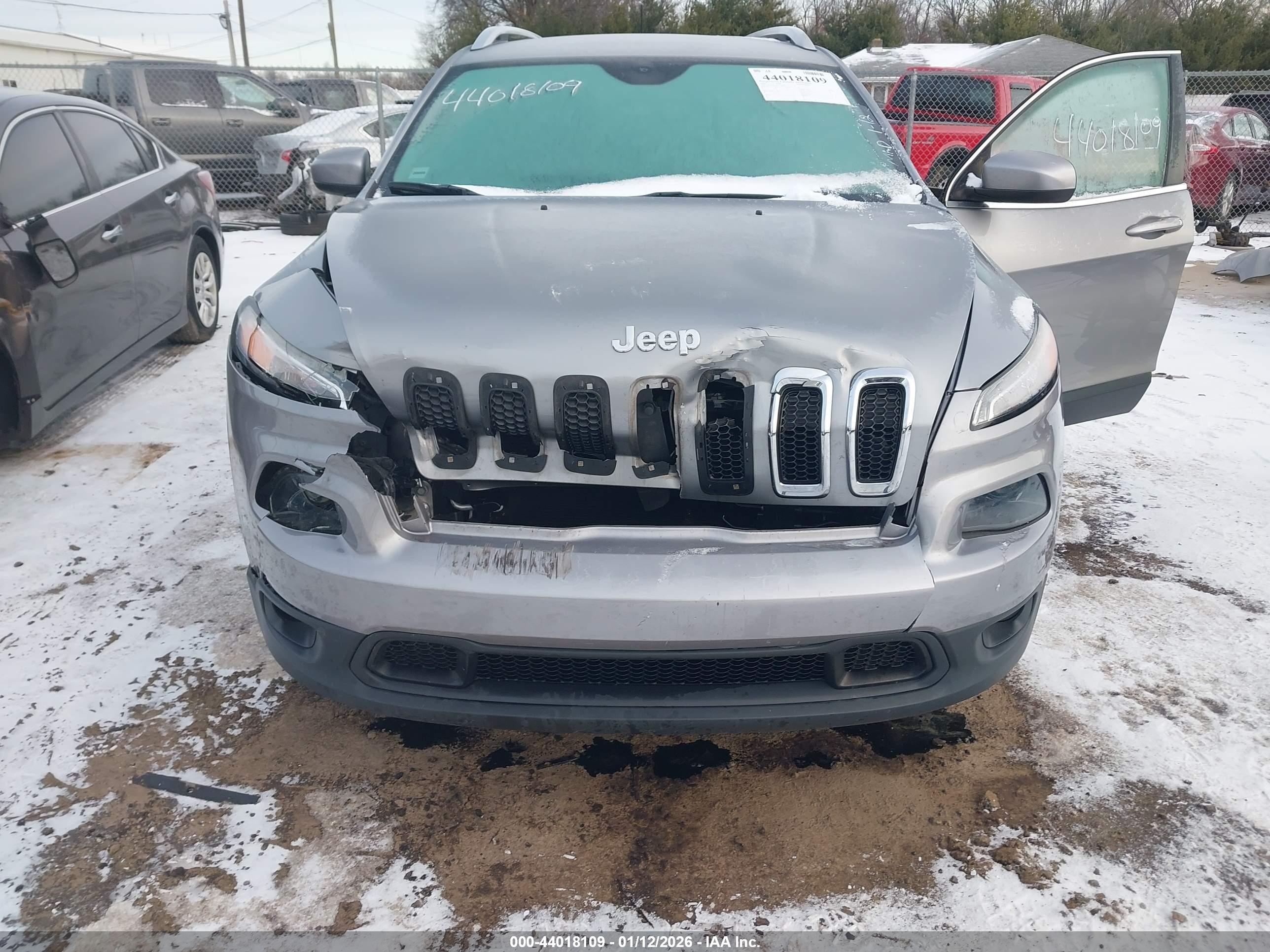 JEEP CHEROKEE image 6