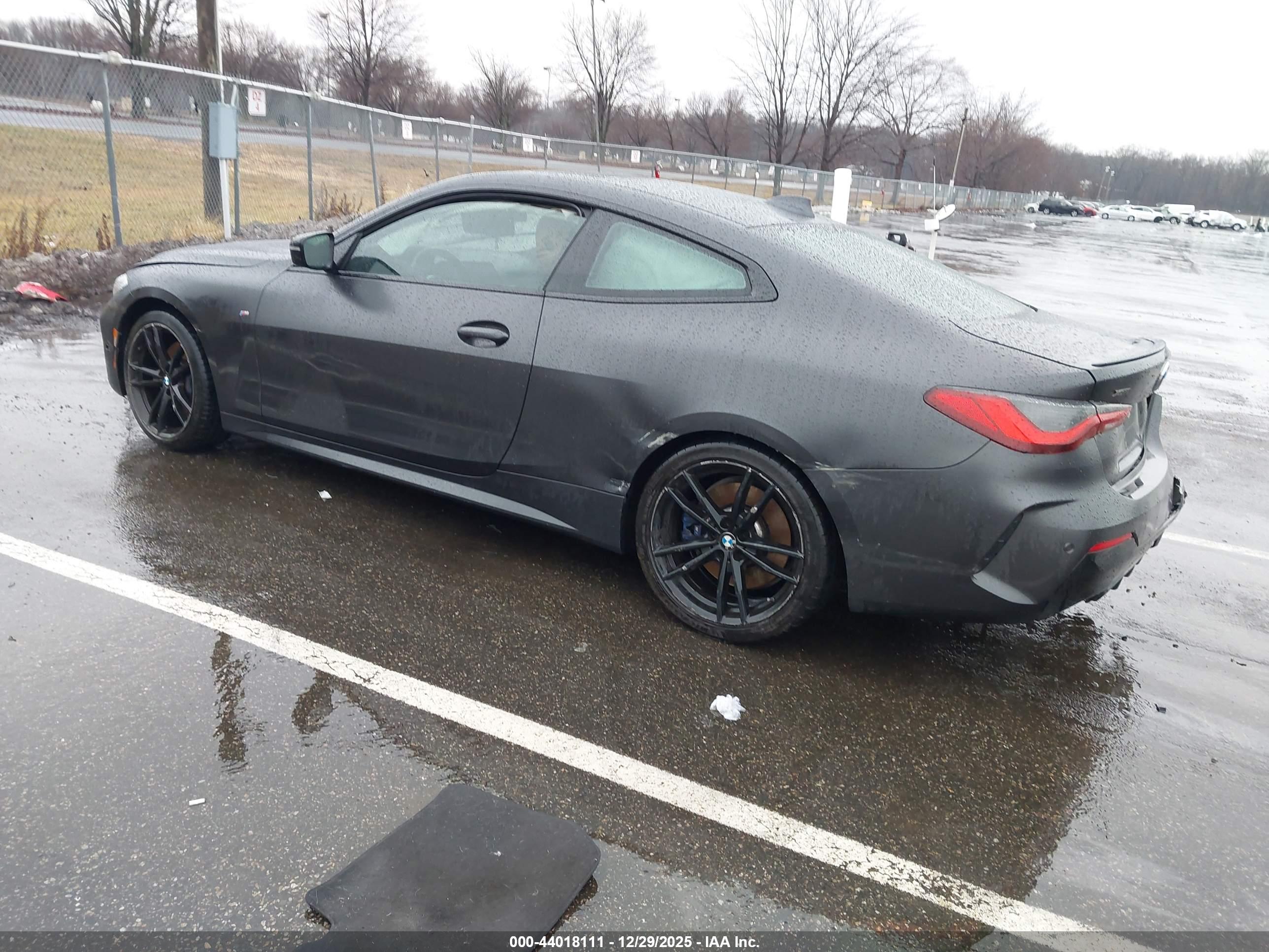 BMW M440I image 3