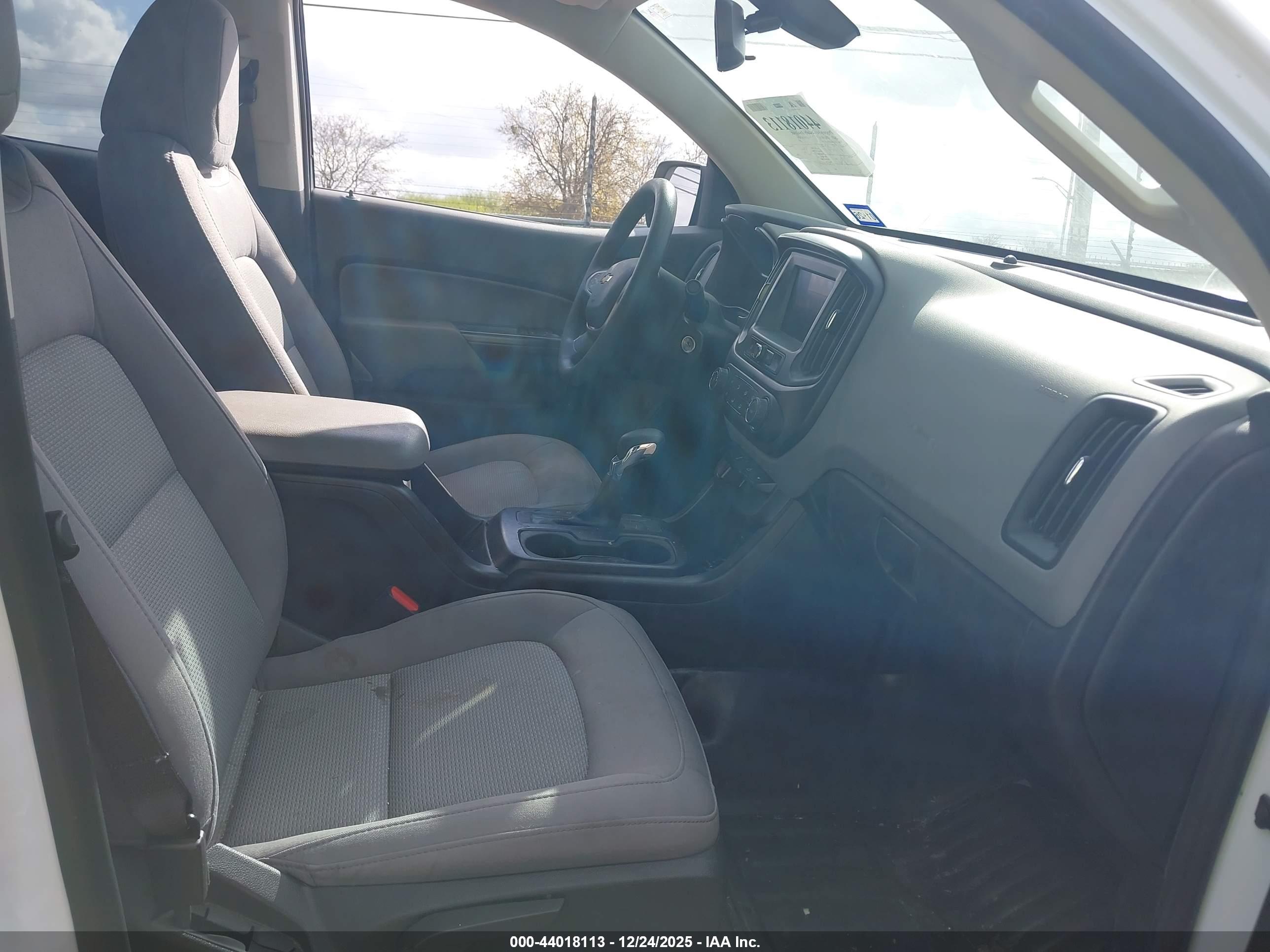 CHEVROLET COLORADO image 5
