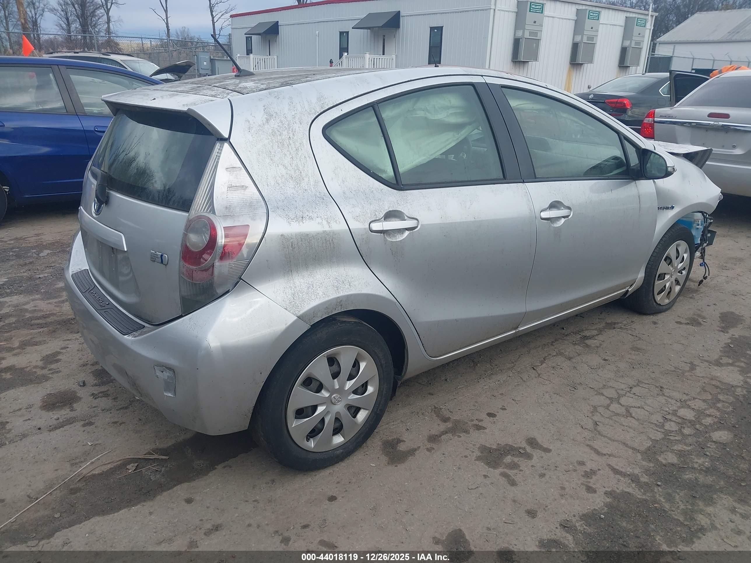 TOYOTA PRIUS image 4