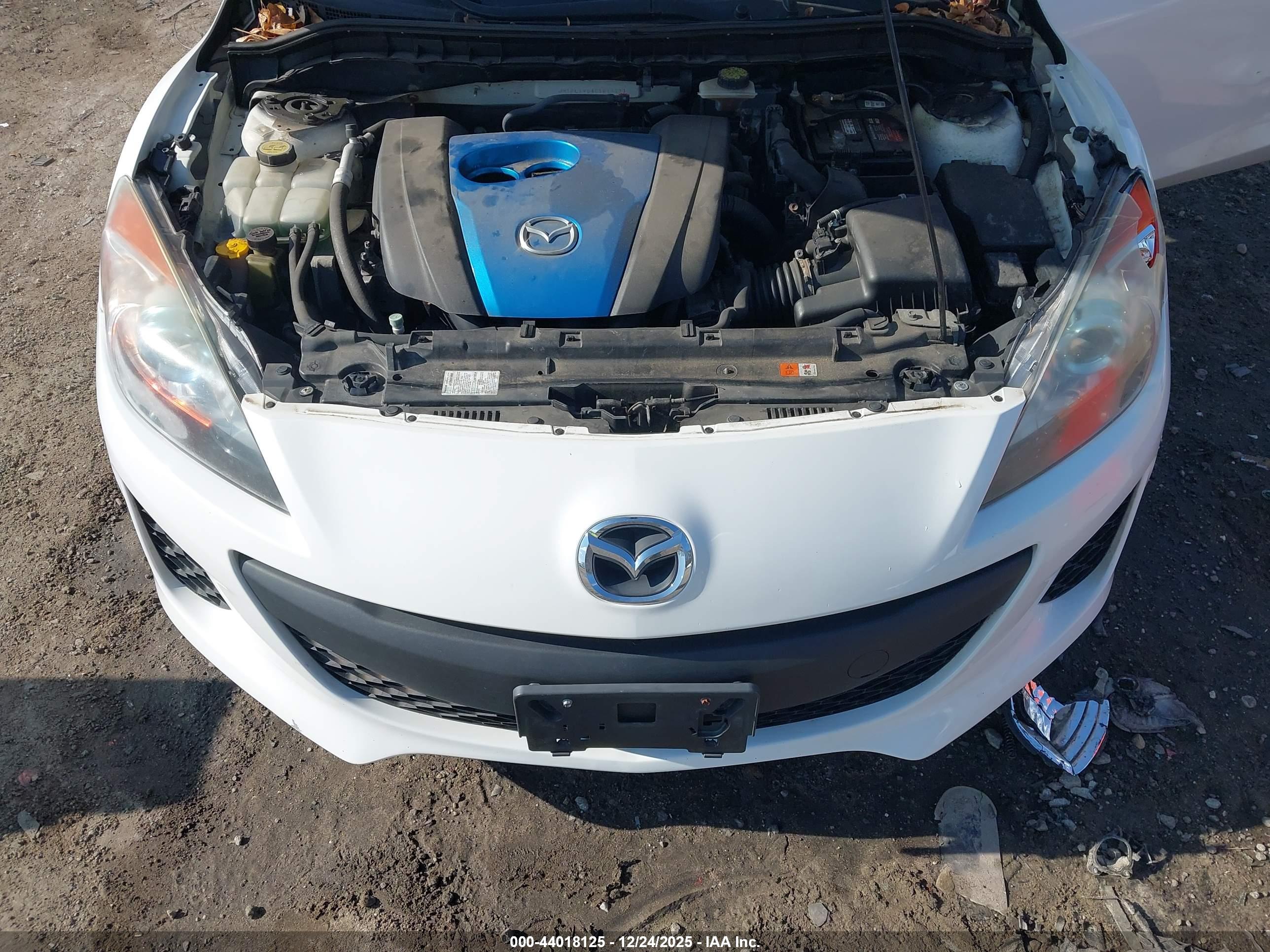 MAZDA MAZDA3 image 10