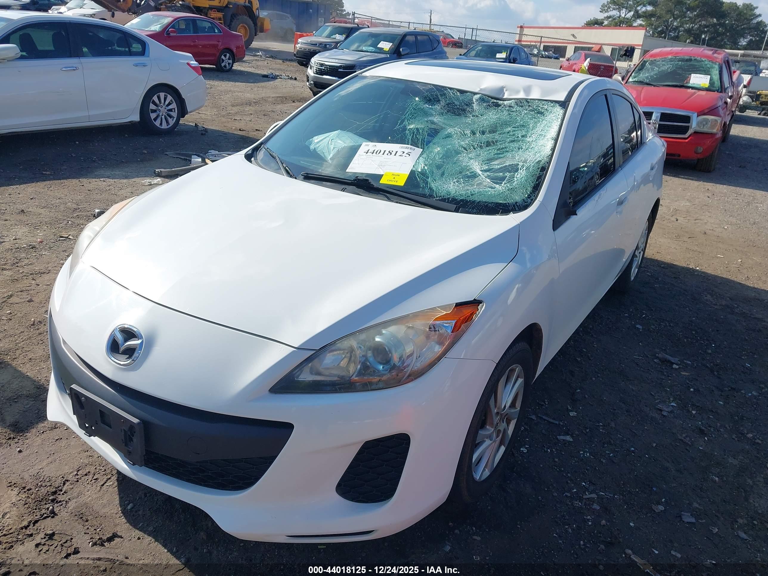 MAZDA MAZDA3 image 6