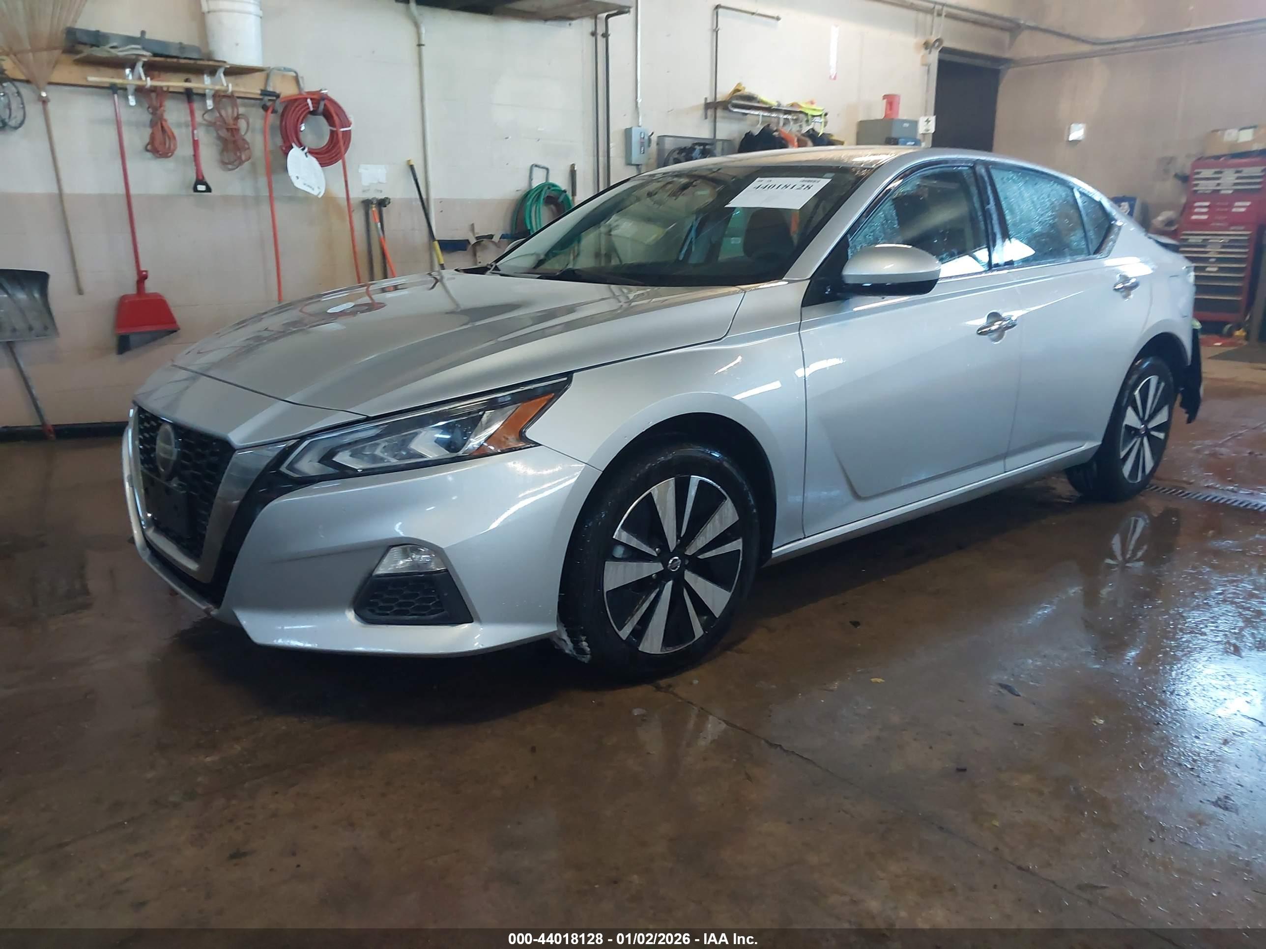 NISSAN ALTIMA image 2