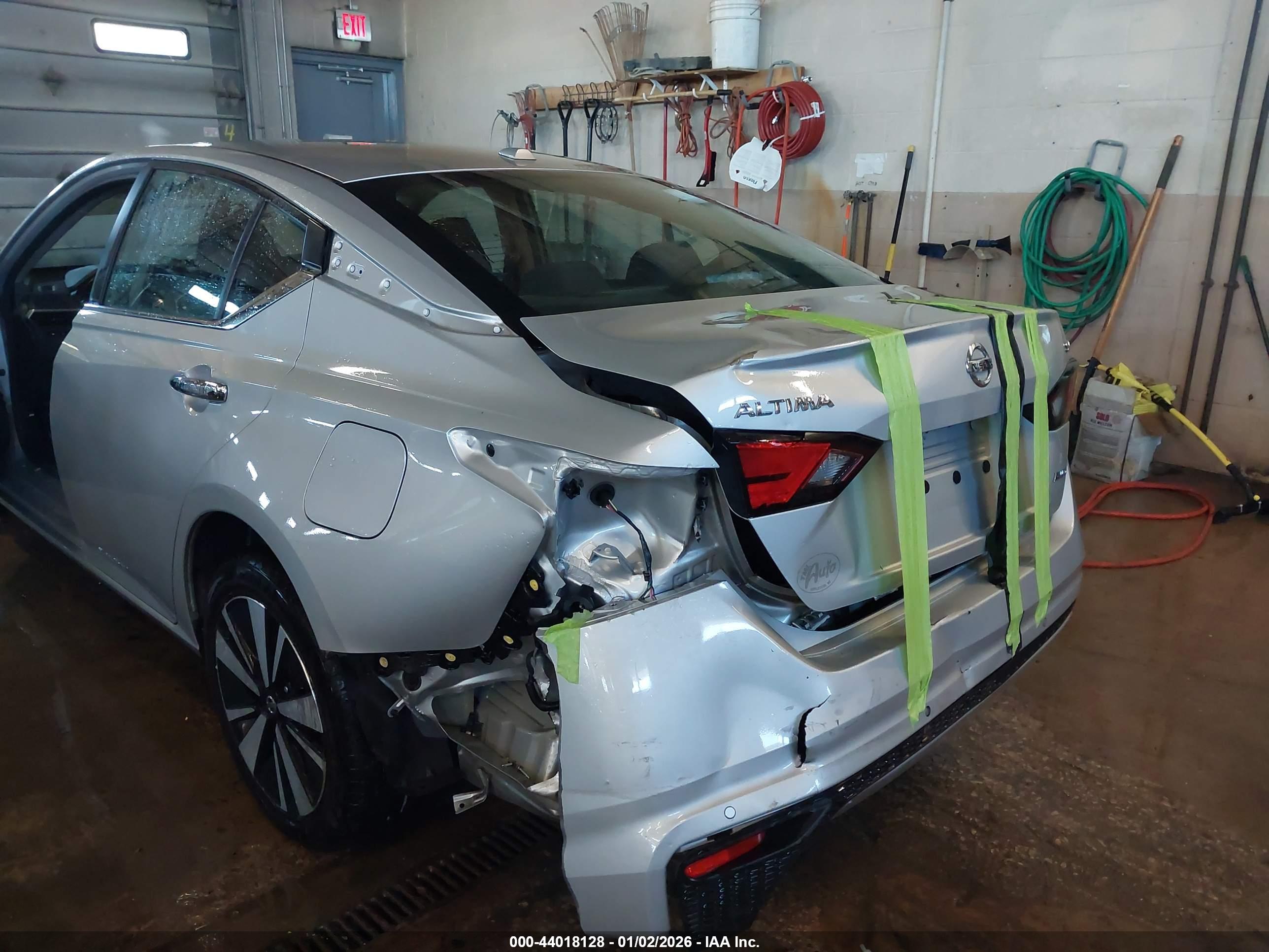 NISSAN ALTIMA image 6