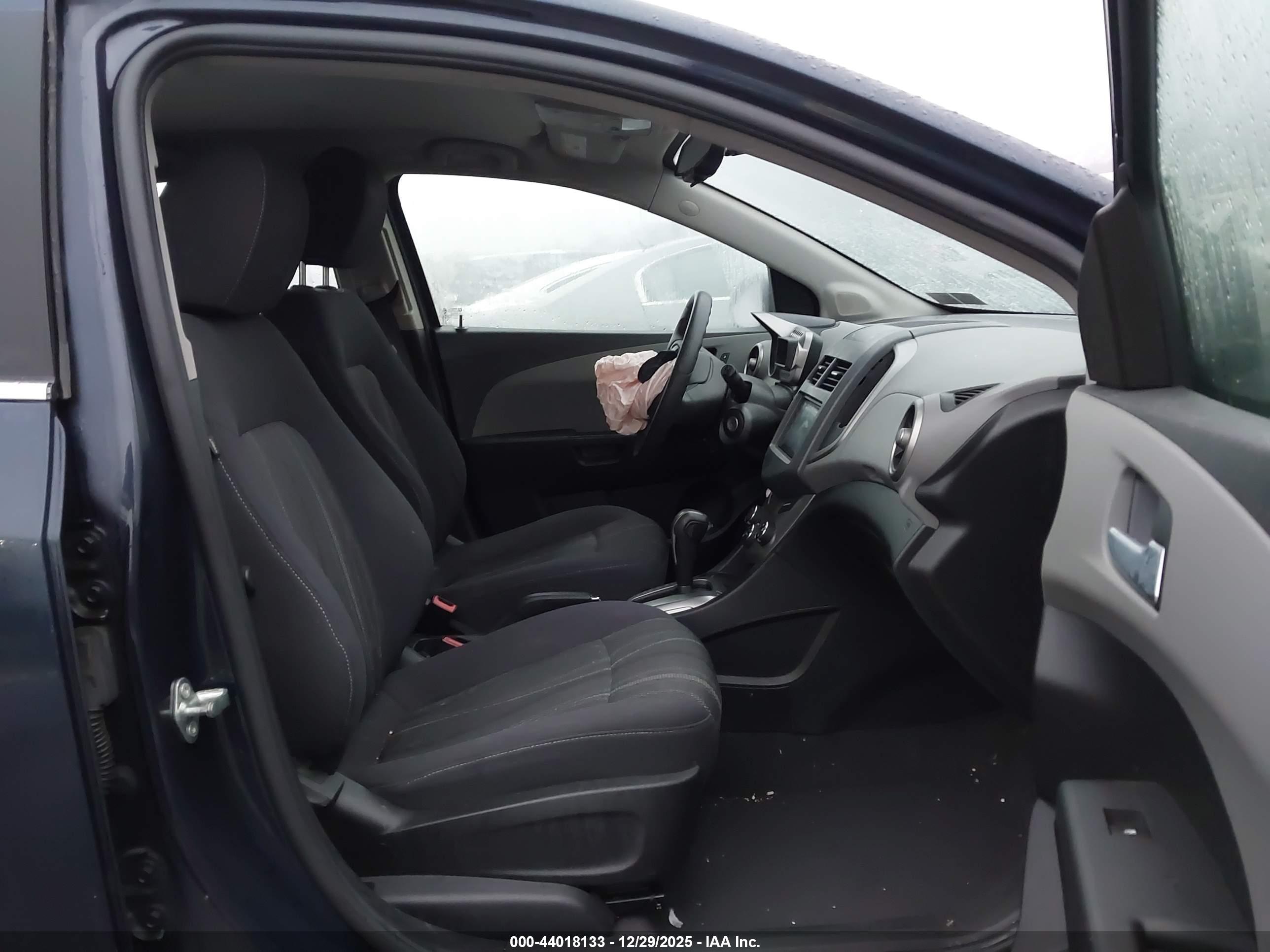 CHEVROLET SONIC image 5