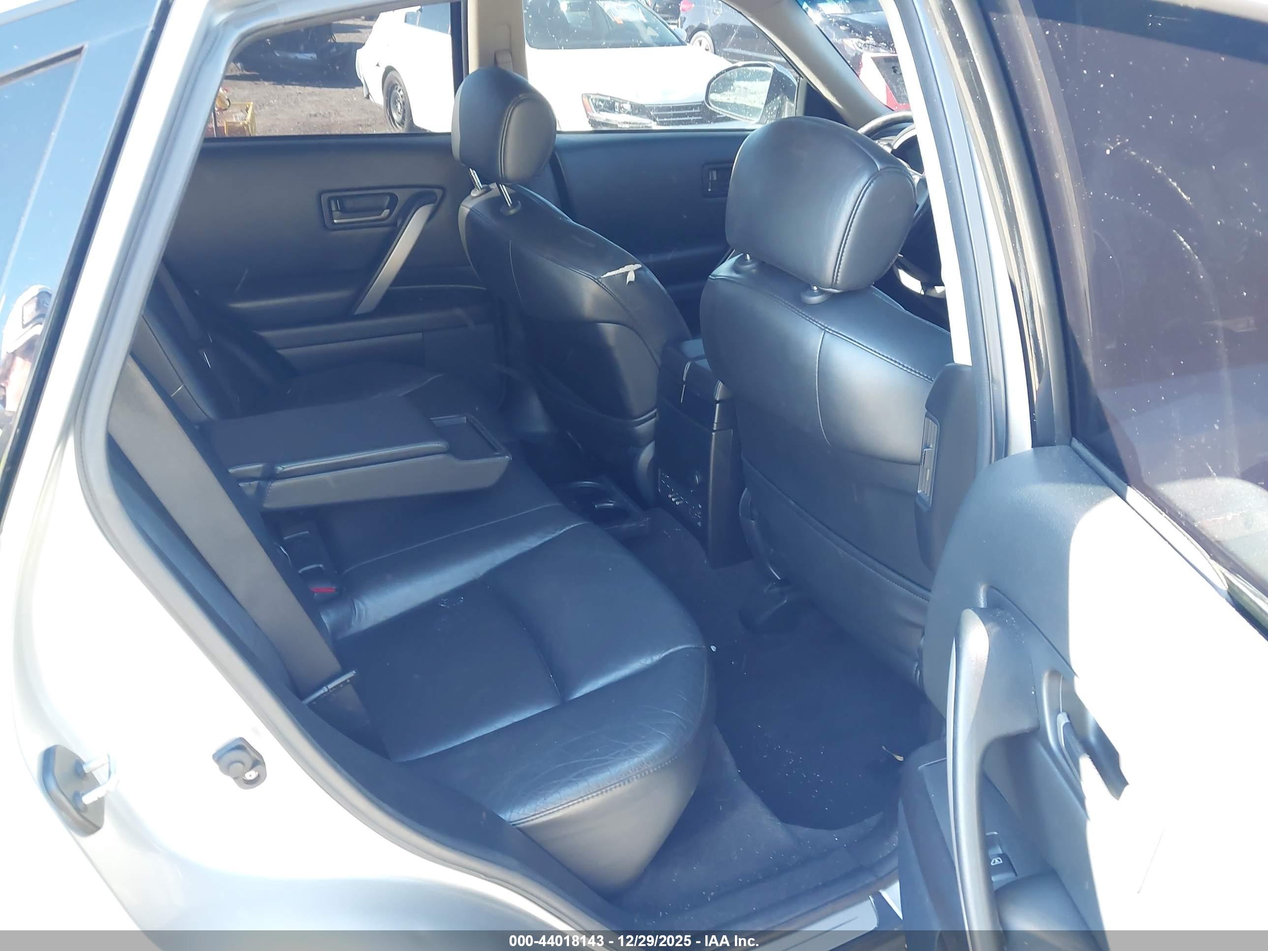 INFINITI FX45 image 8