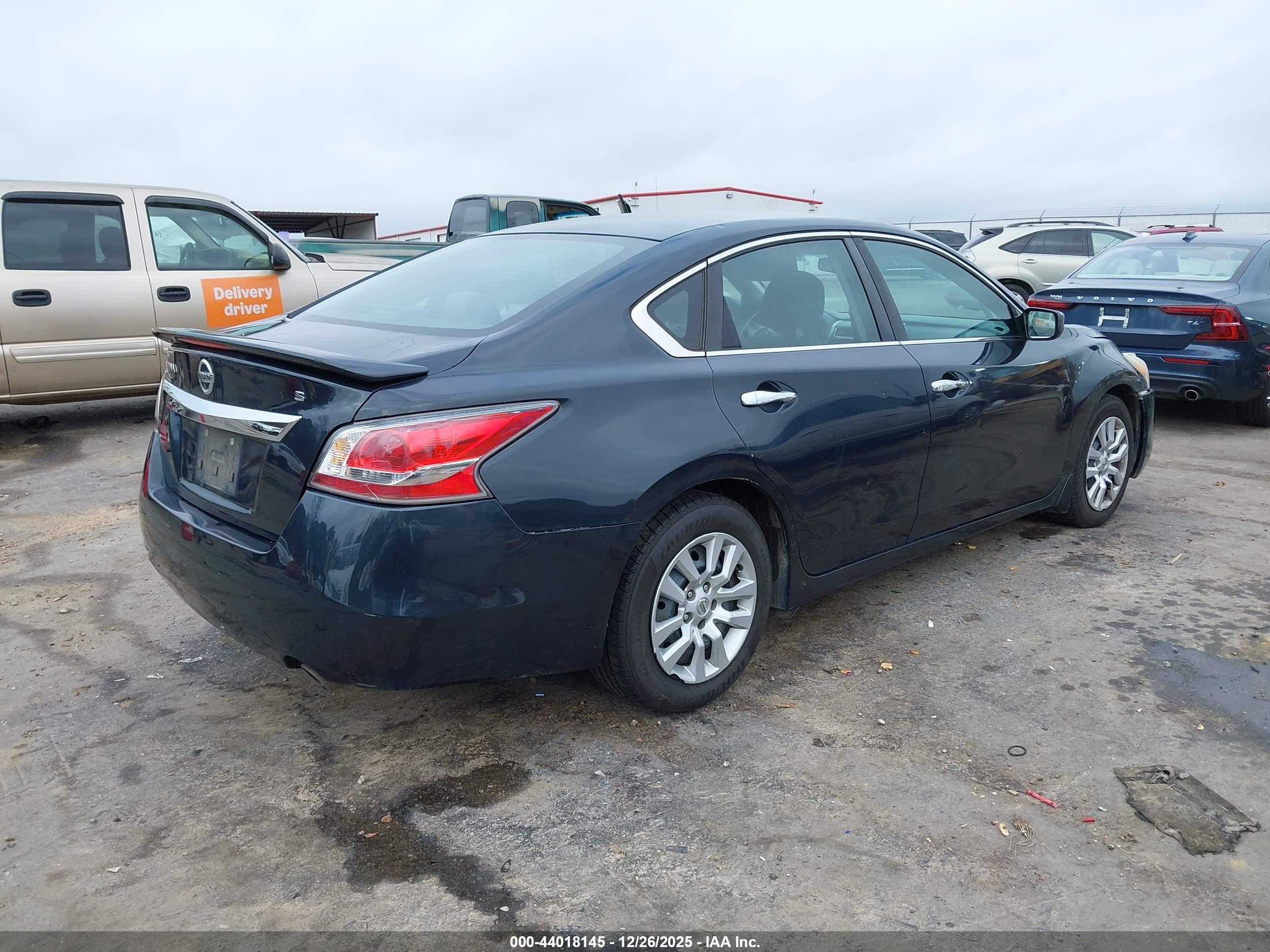 NISSAN ALTIMA image 4