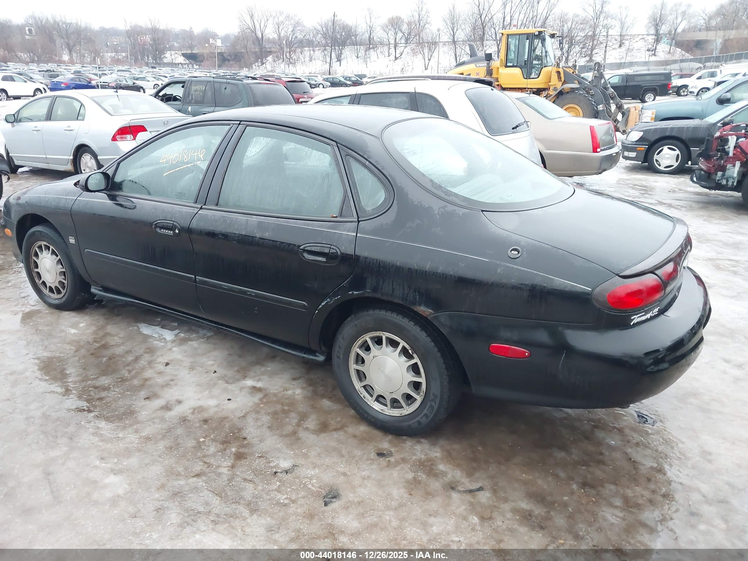 FORD TAURUS image 3