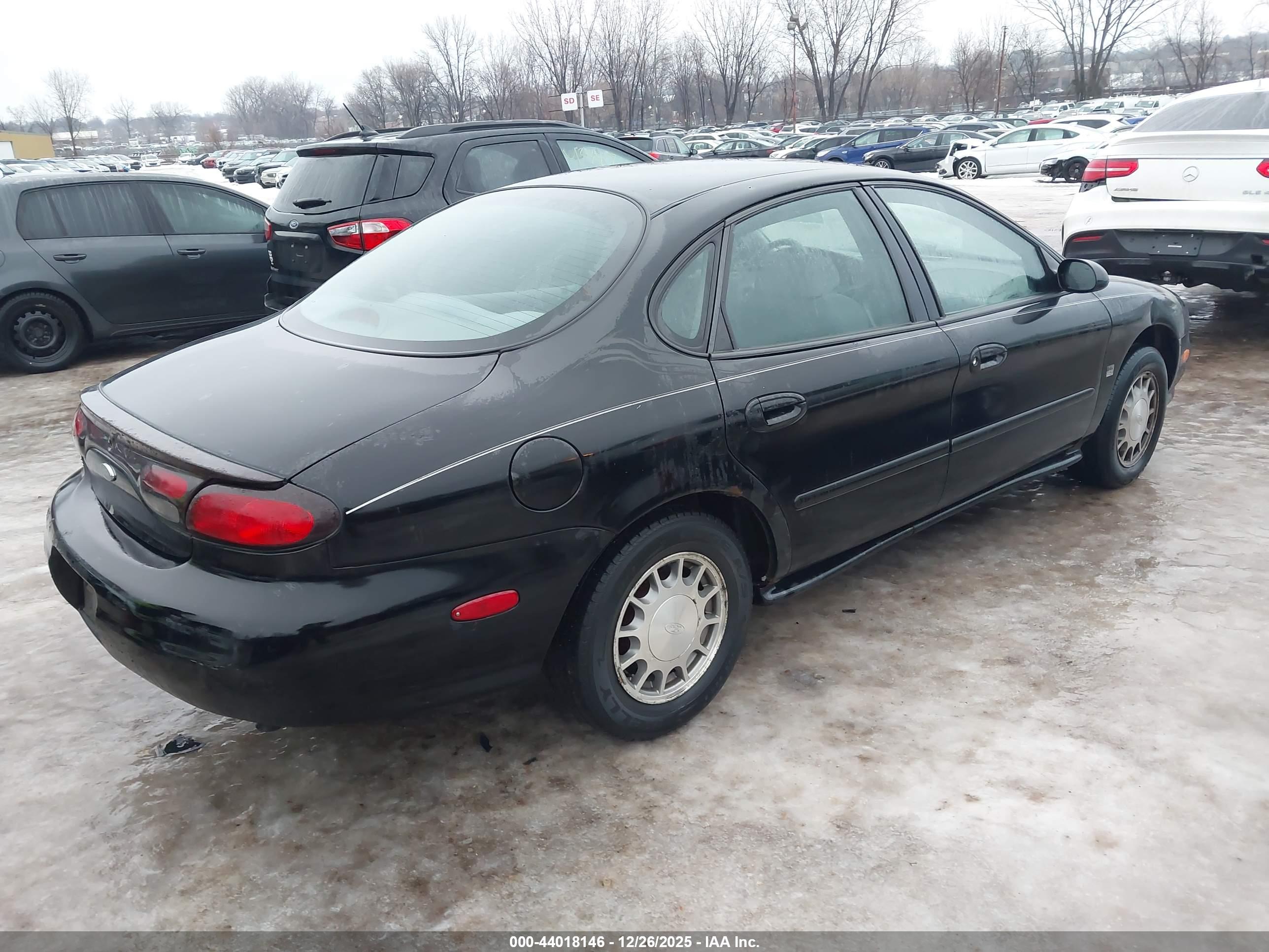 FORD TAURUS image 4